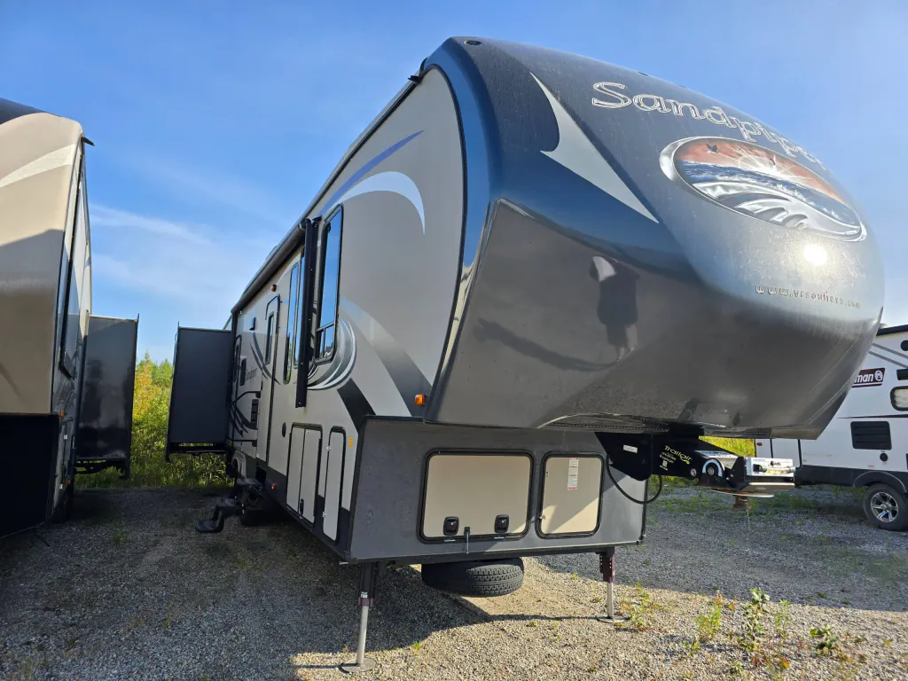 2015 Forest River Sandpiper 365SAQ, Photos photo 9