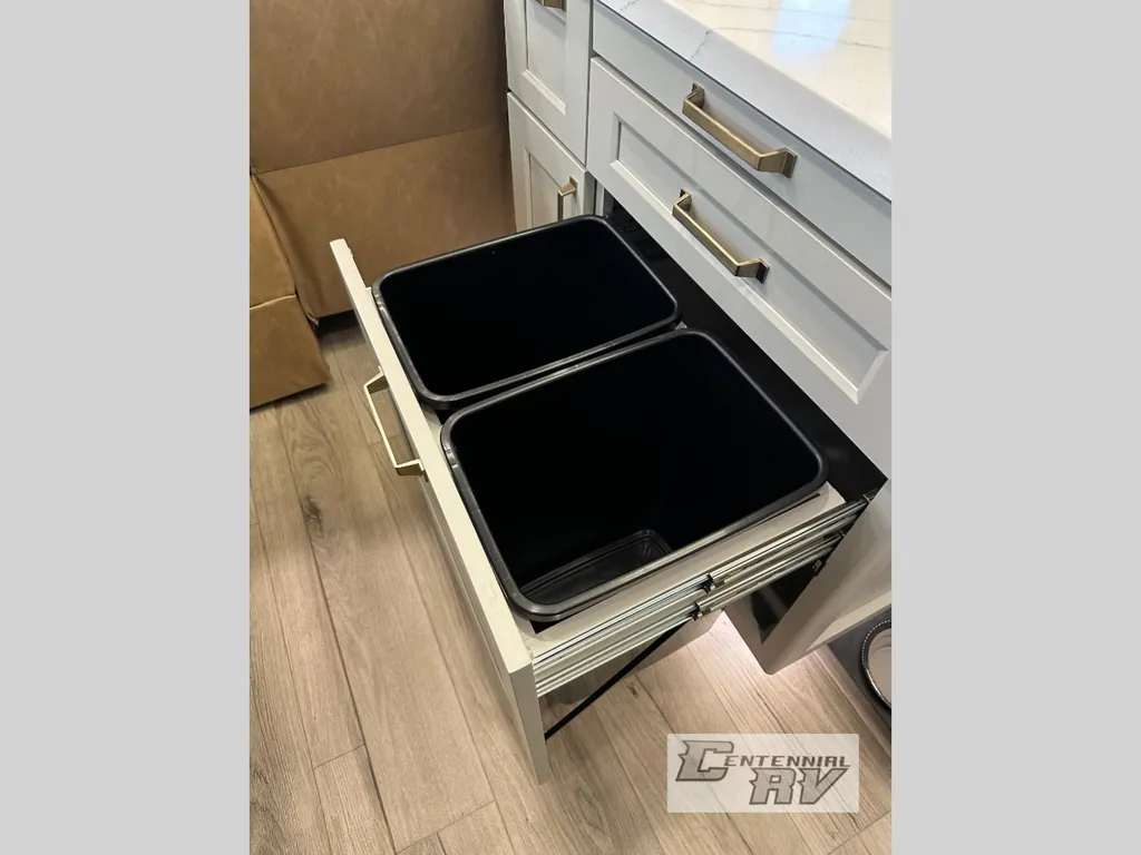 2026 Brinkley Model G 3950, Photos photo 48