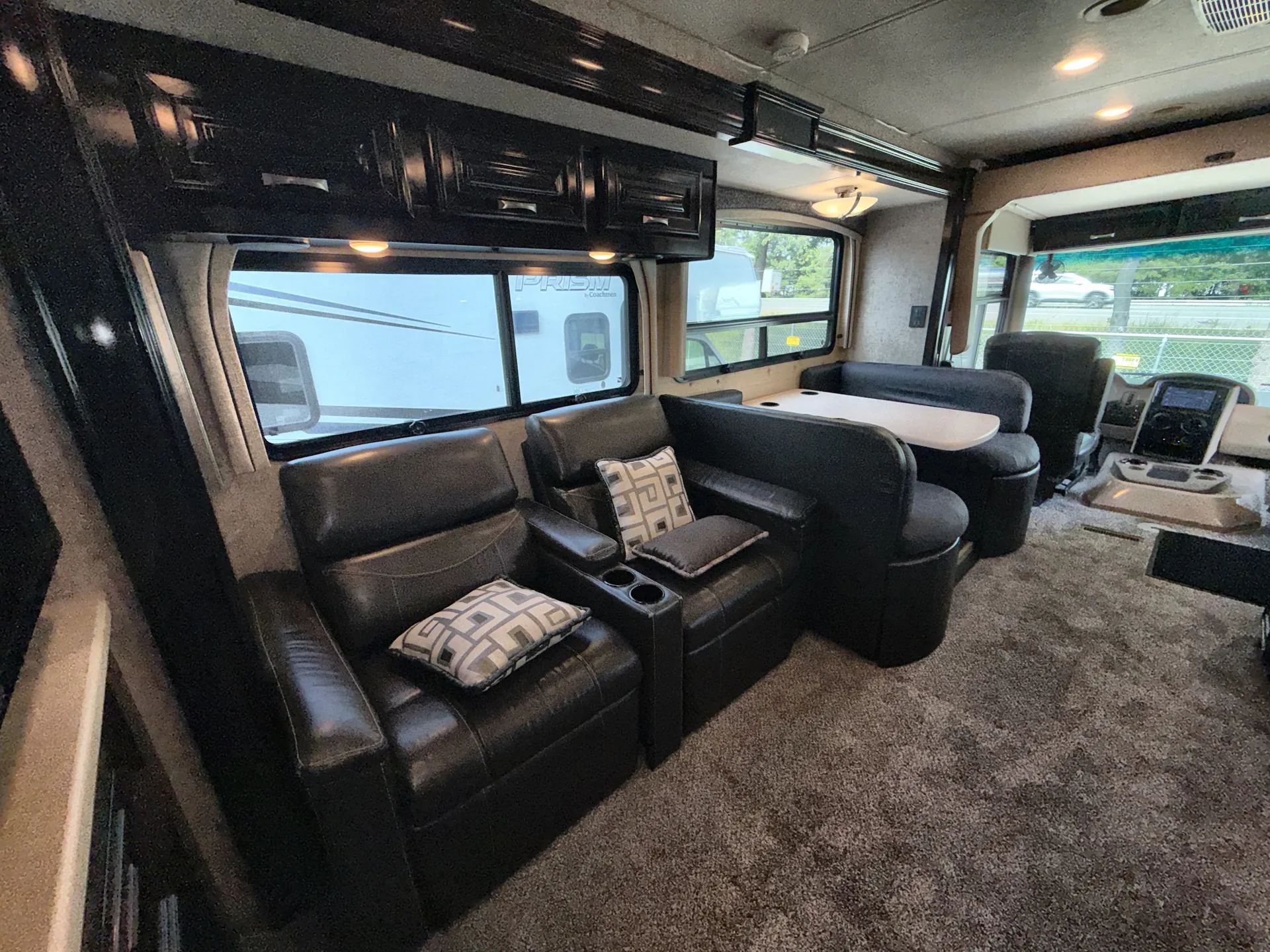 2018 Thor Motor Coach Miramar 37.1 - Photo 4
