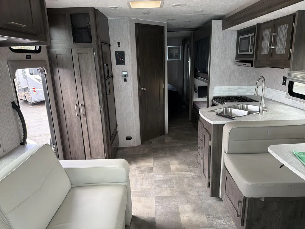 2023 Coachmen Pursuit 31BH, Photos photo 13