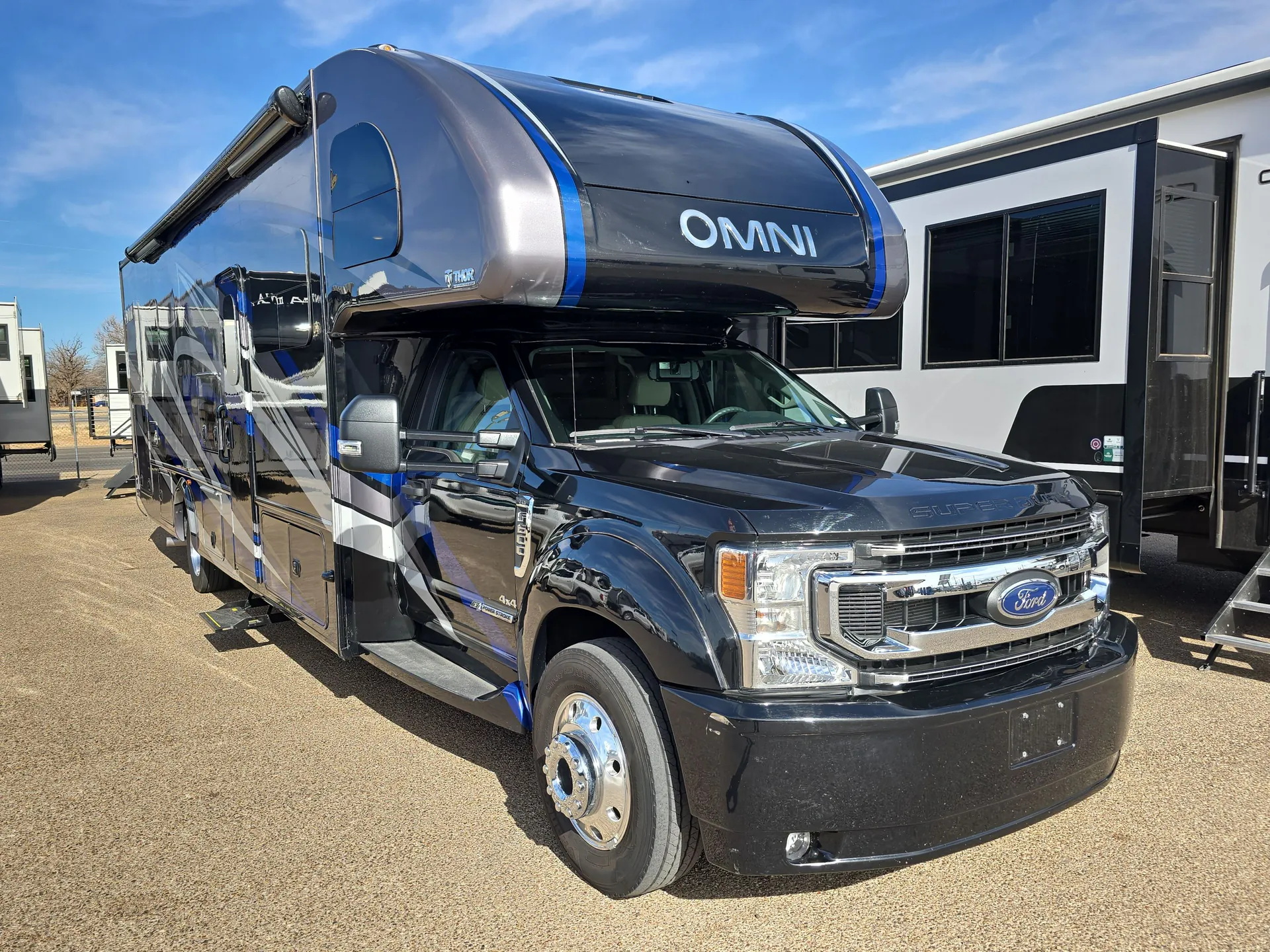 2022 Thor Motor Coach Omni RS36 - Photo 2