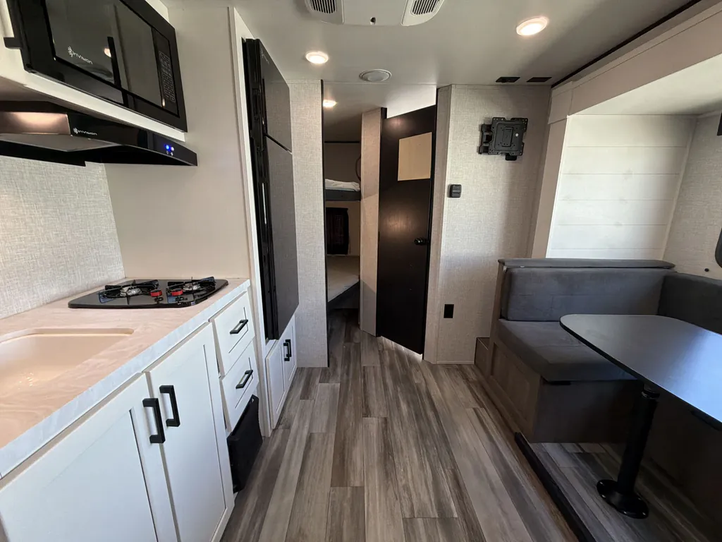 2025 Jayco Jay Flight SLX 197MBW, Photos photo 2