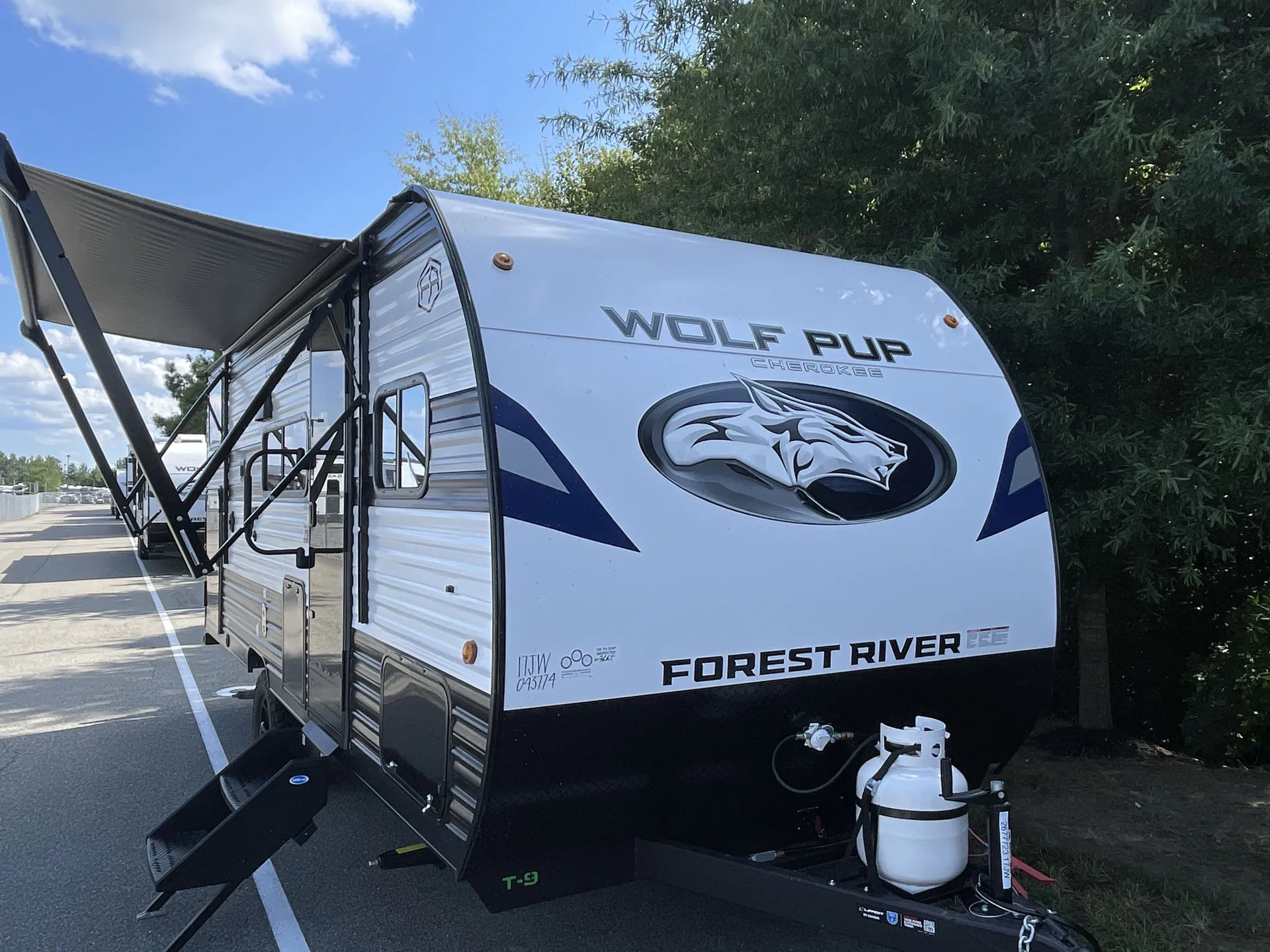 2027 Forest River Cherokee Wolf Pup 17JW
