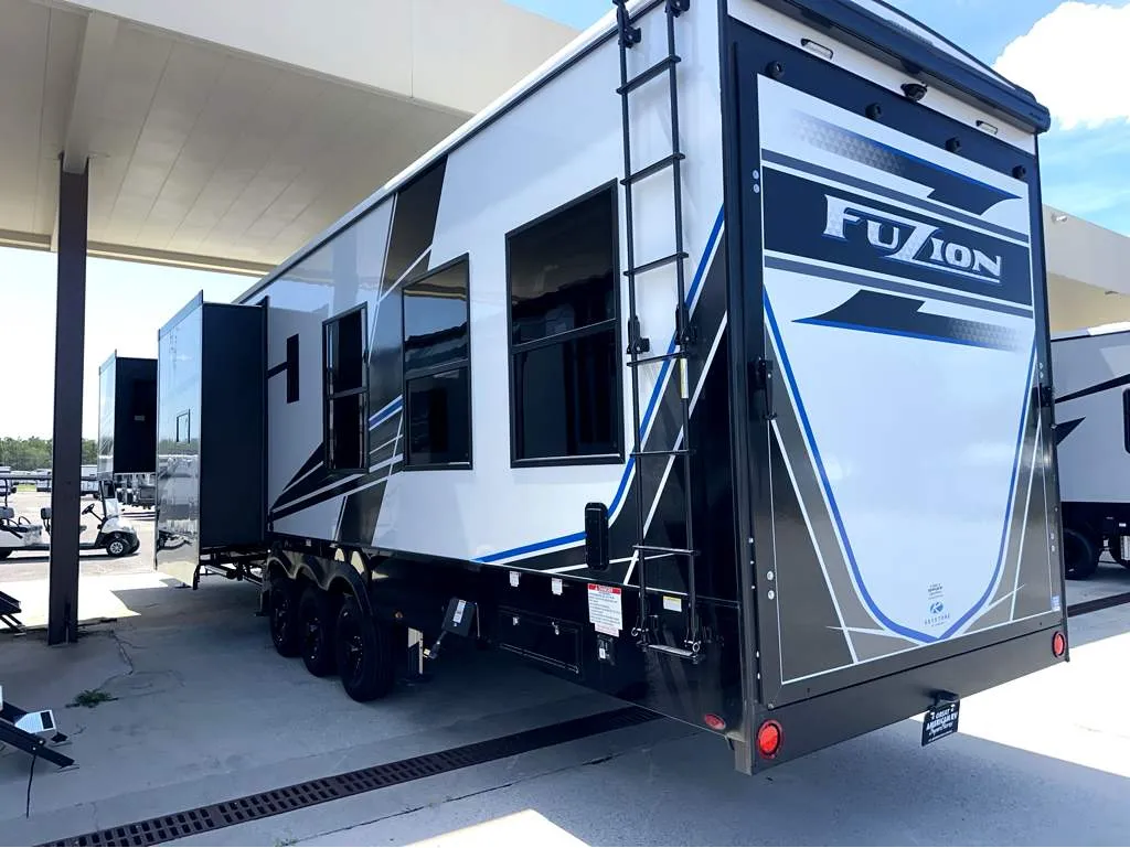 2025 Keystone Fuzion 419 - Photo 4