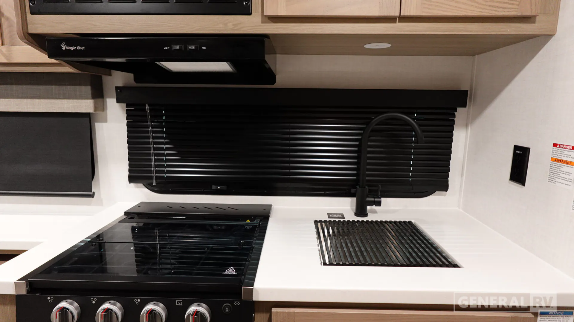 2027 Forest River Rockwood Mini Lite 2524FBT — Photo 6