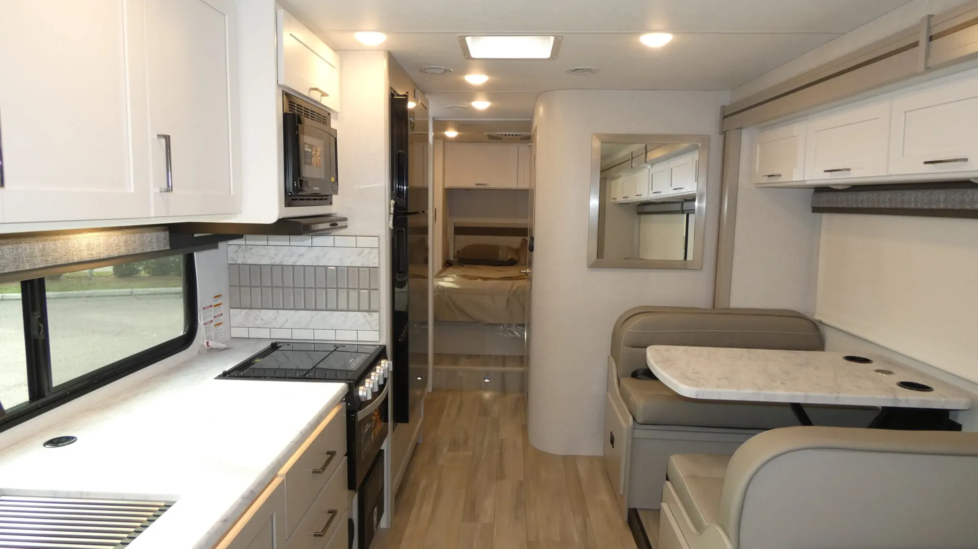 2026 Thor Motor Coach Pasadena SE SH31 - Photo 3