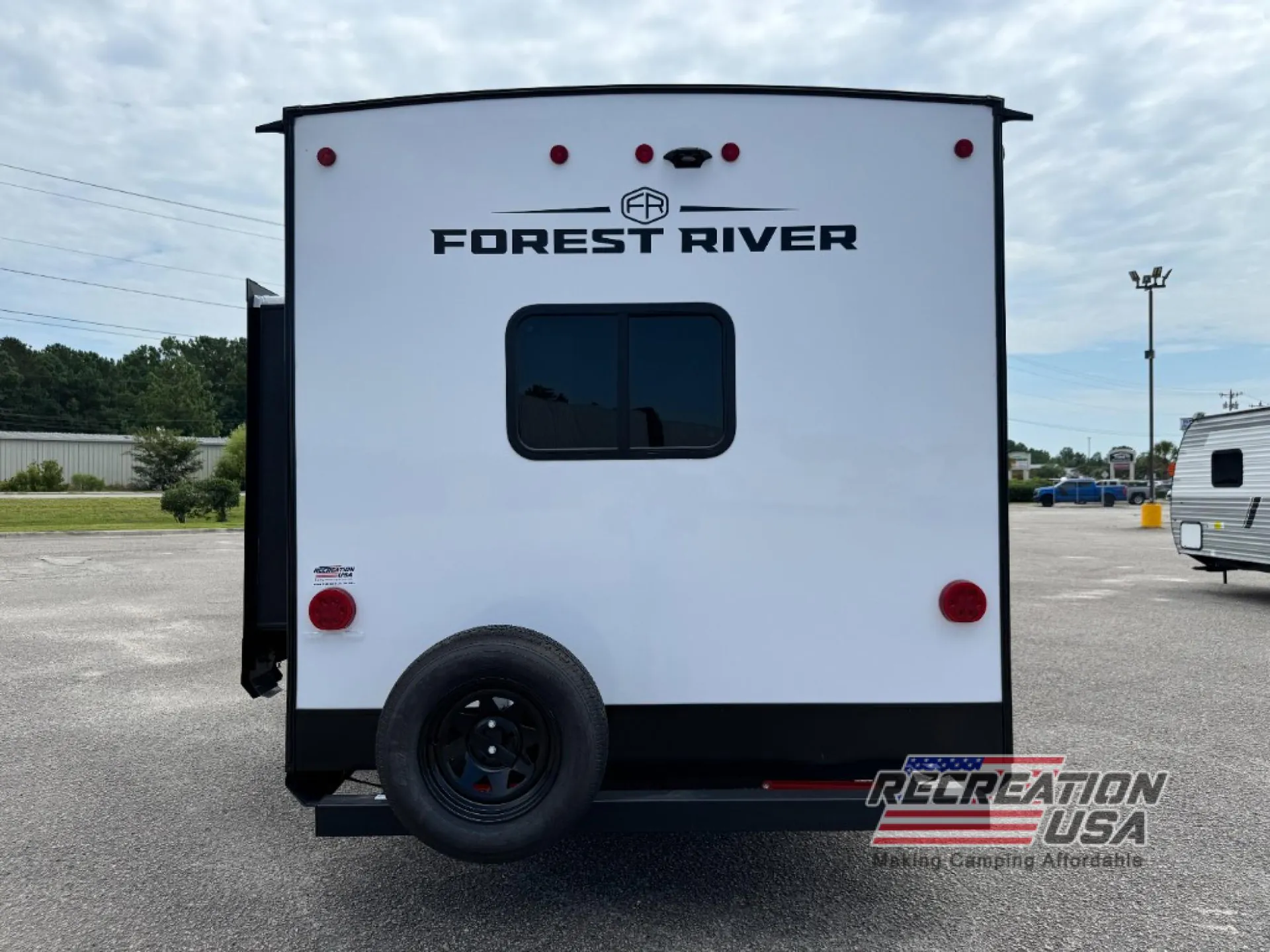 2027 Forest River Solaire 2420RBS — Photo 5