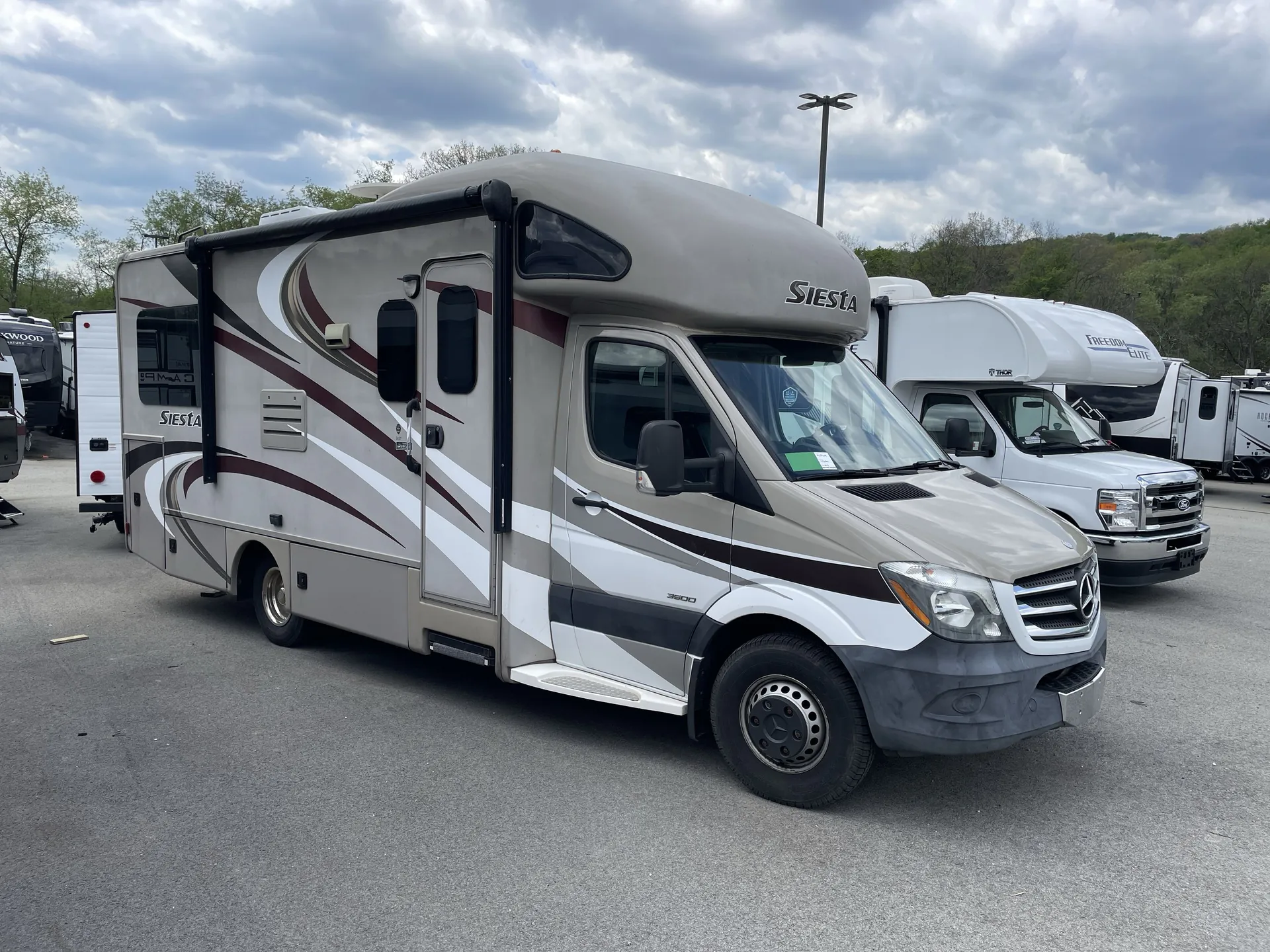 2015 Thor Four Winds Siesta 24ST - Main photo