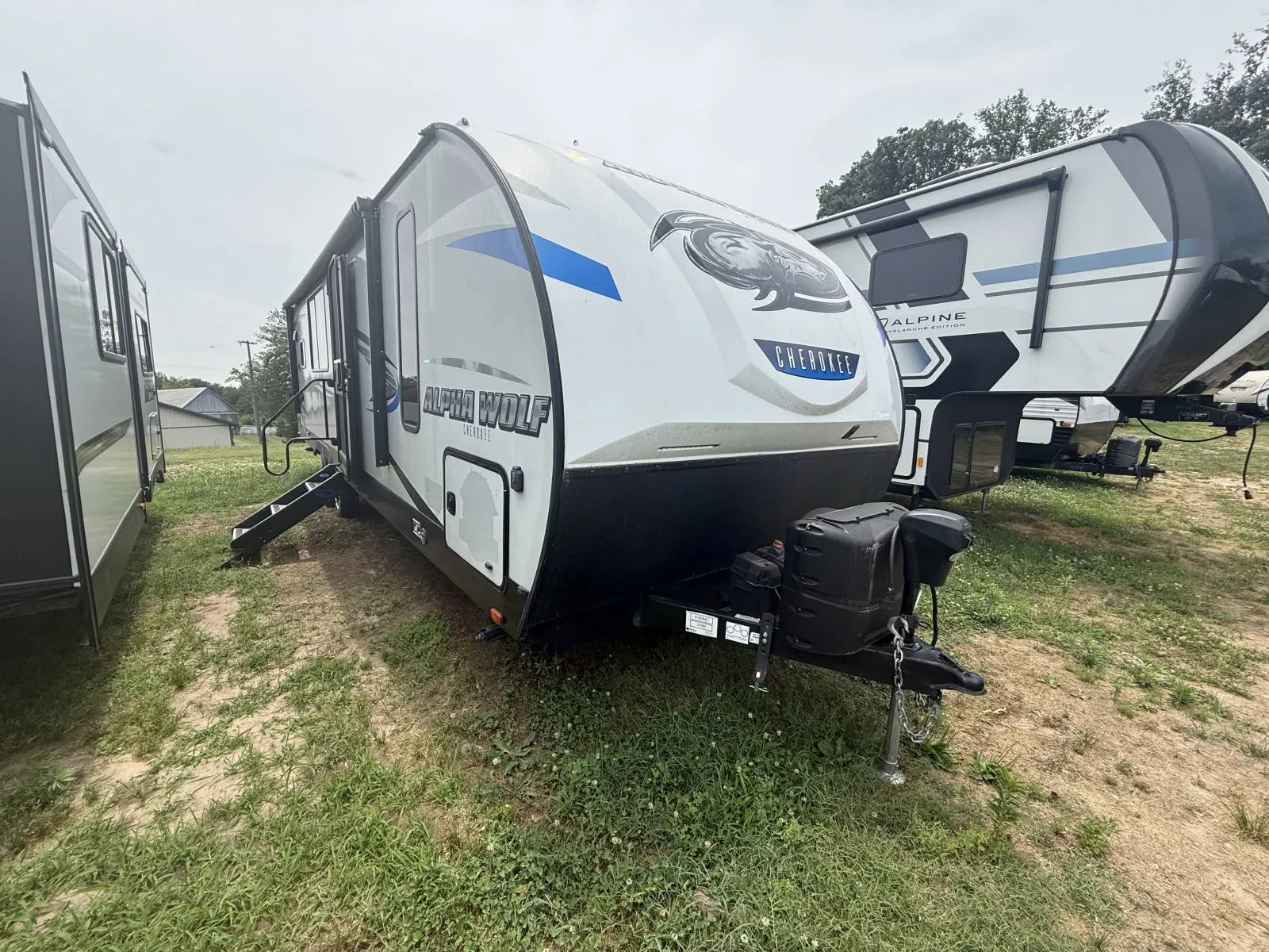 2019 Forest River RV ALPHA WOLF 27RK - Photo 4