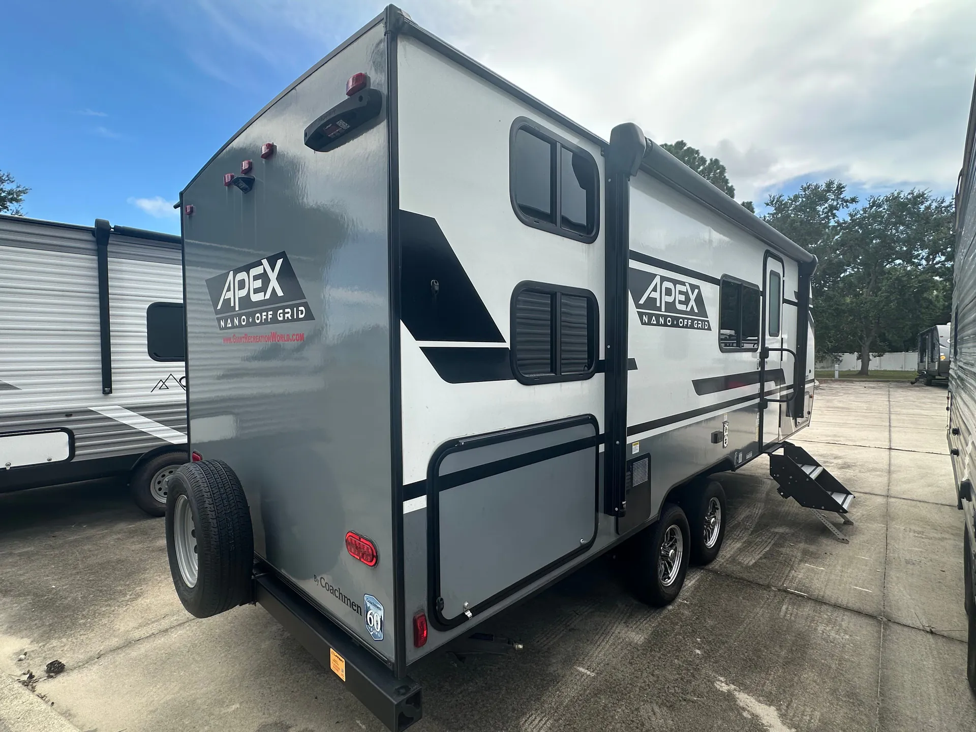 2024 Coachmen Apex 208BHS - Photo 3