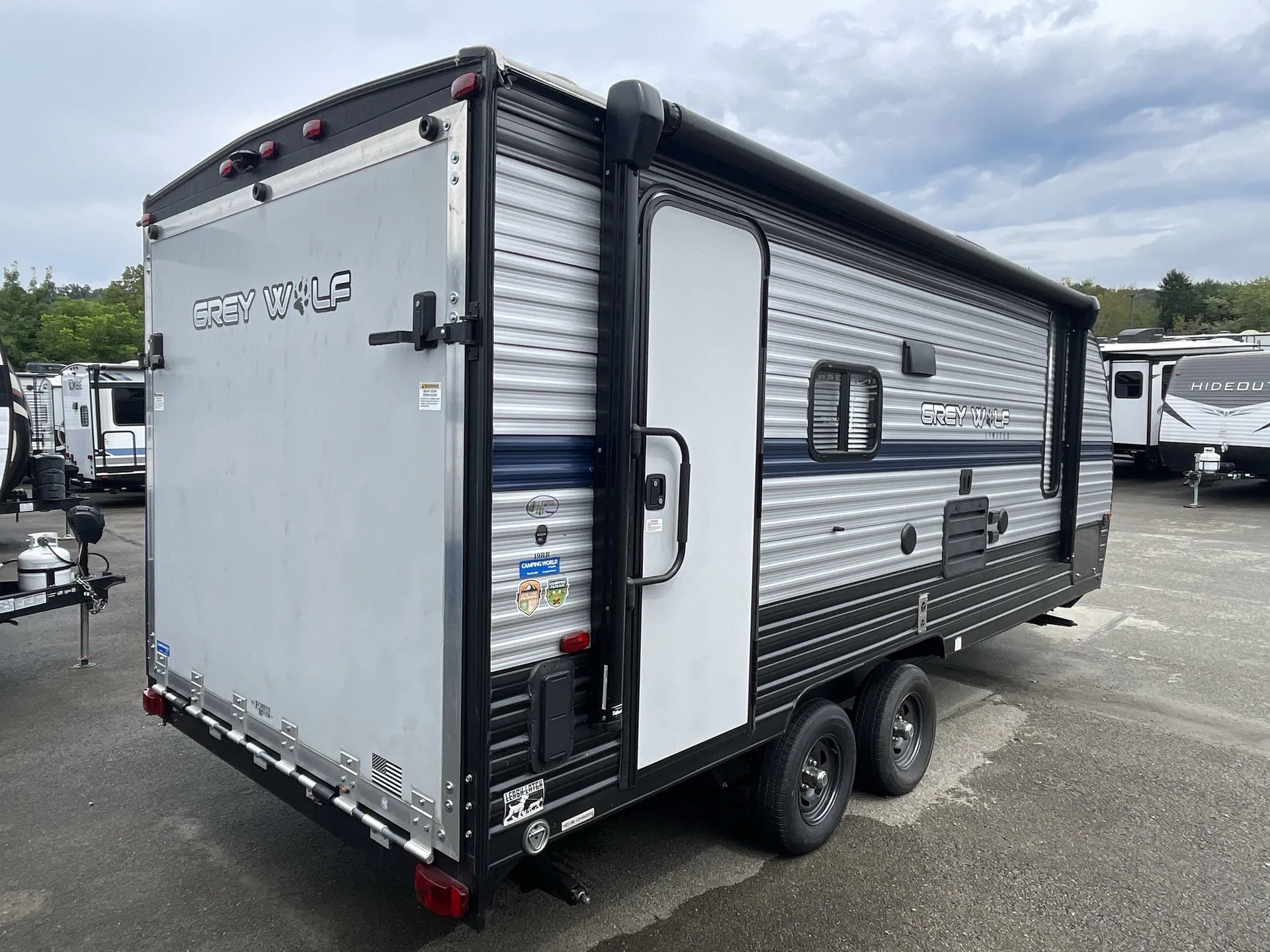 2020 Forest River Cherokee Grey Wolf 19RR — campside