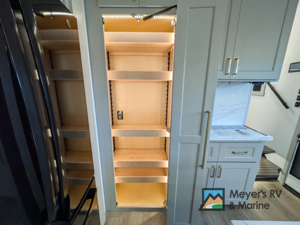 2026 Brinkley Model G 4100, Photos photo 15