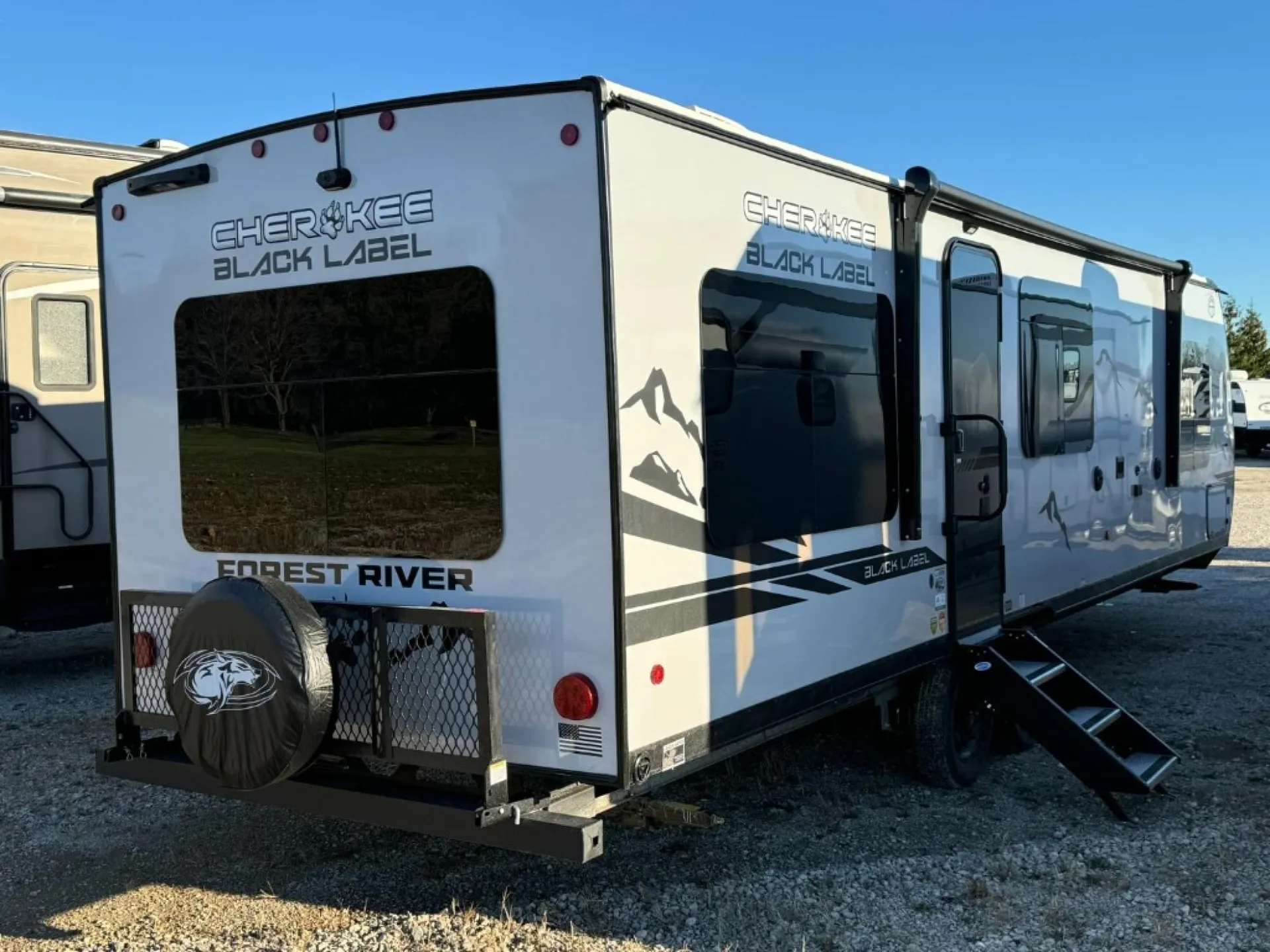 2025 Forest River Cherokee Grey Wolf Black Label 27LHBL - Photo 4