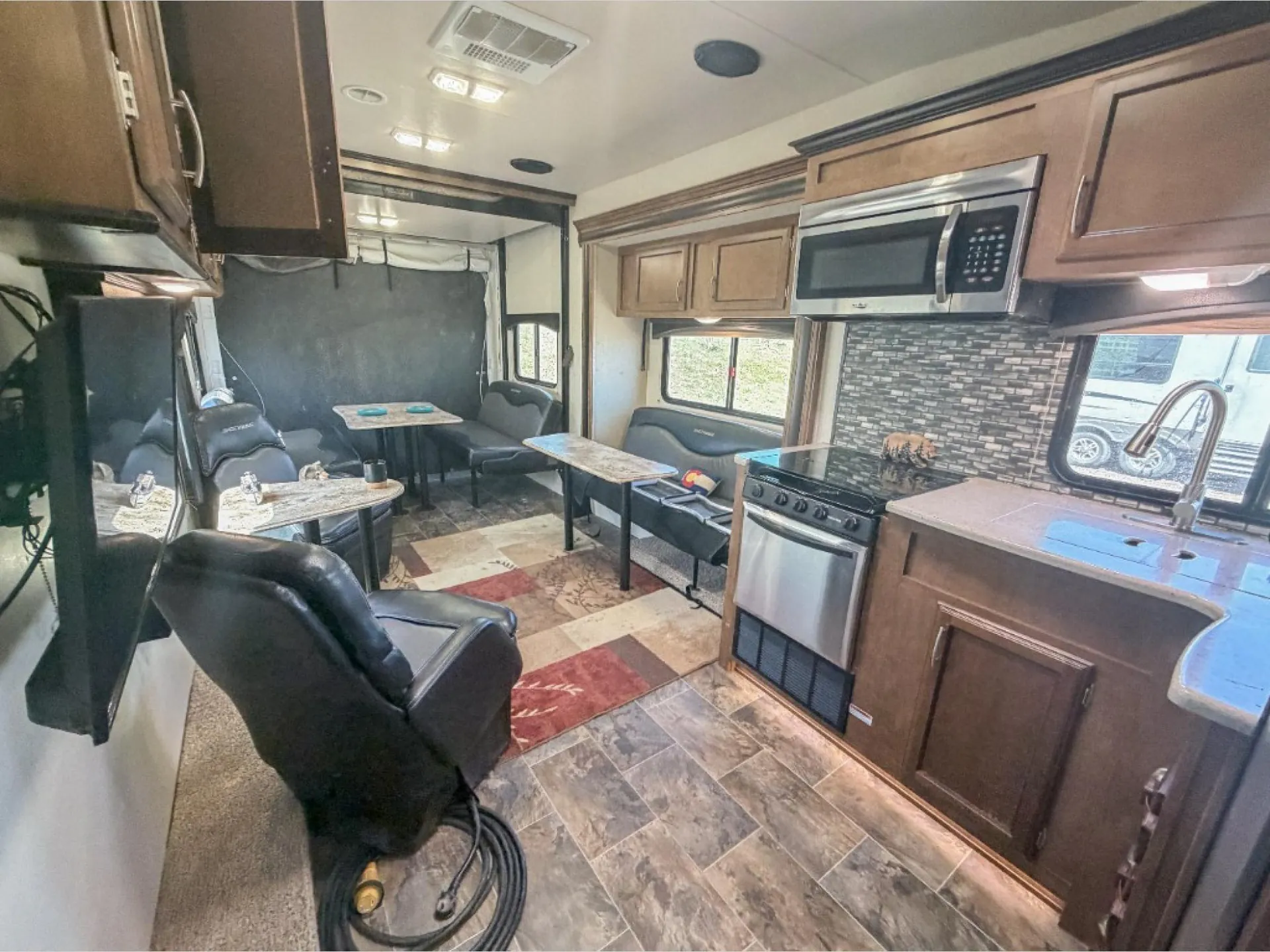 2017 Forest River Shockwave 28RQDX - Photo 3