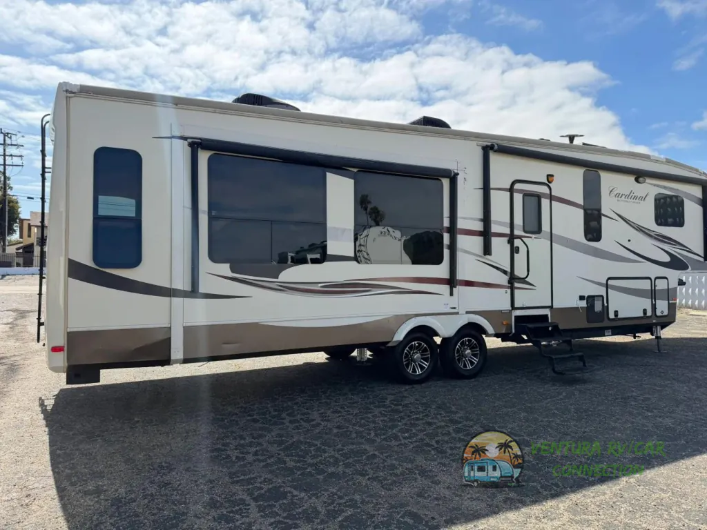 2016 Forest River Cardinal 3455RL, Photos photo 5