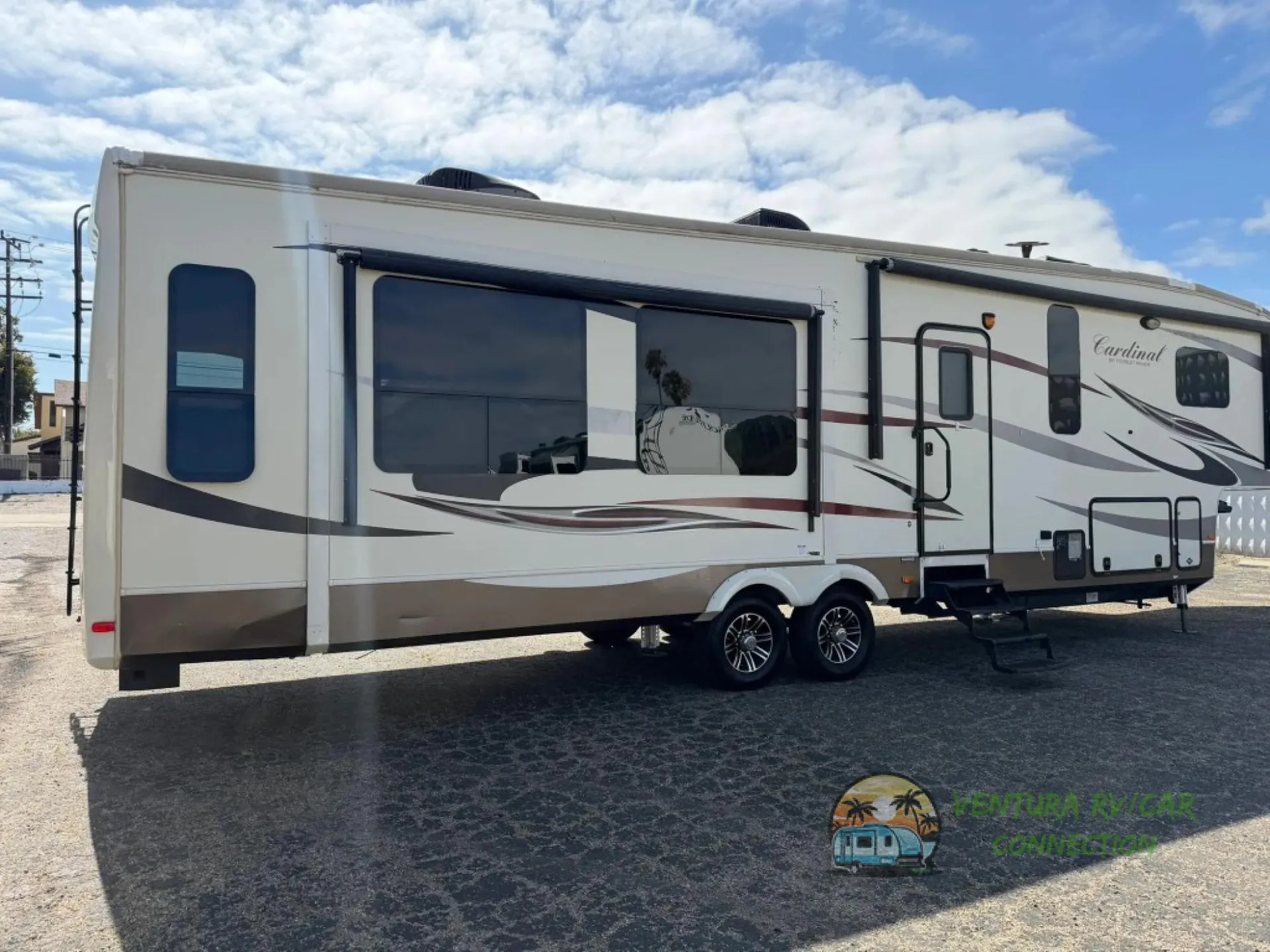2016 Forest River Cardinal 3455RL — Photo 5