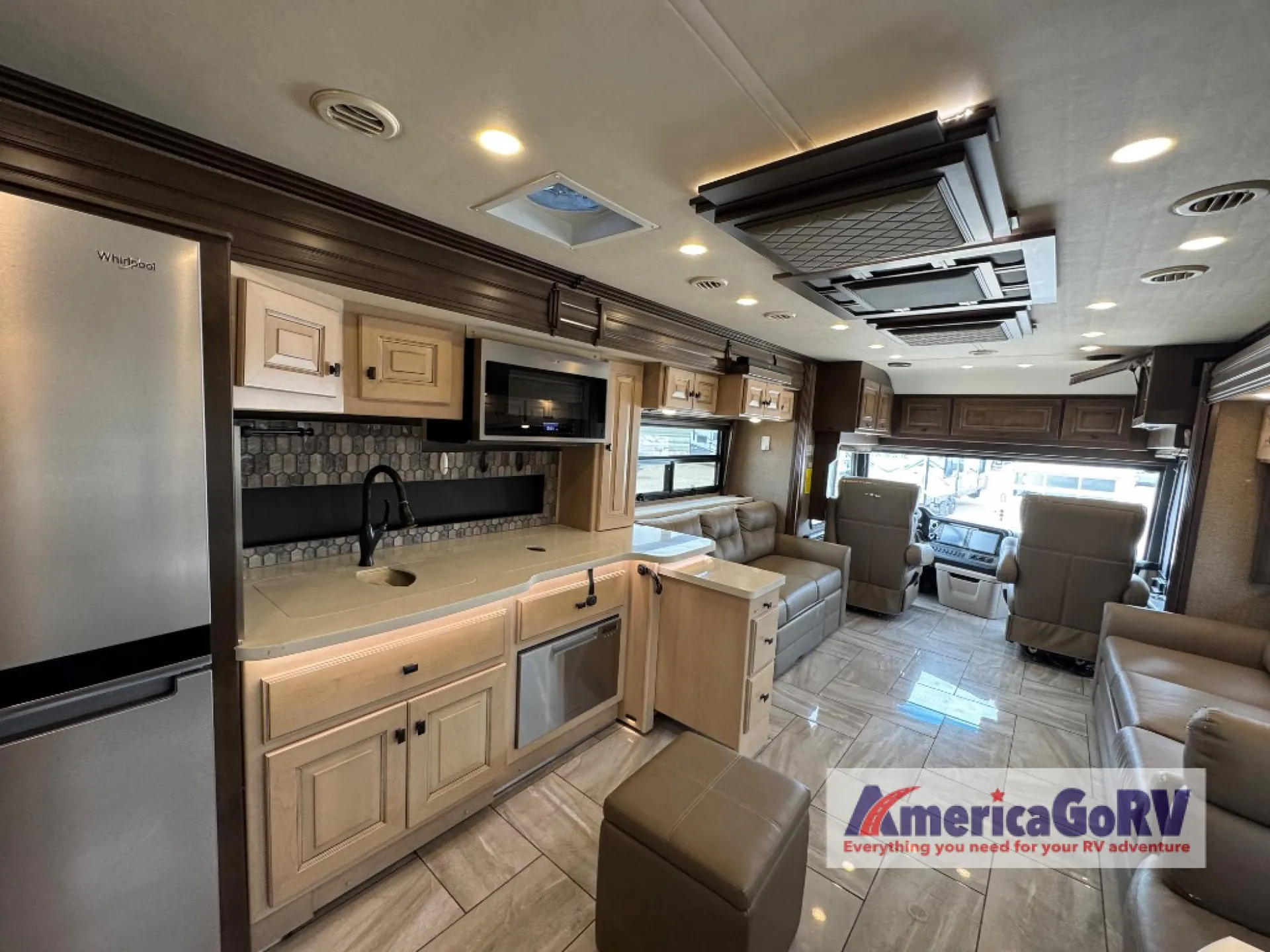 2020 American Coach American Revolution 42V - Photo 3