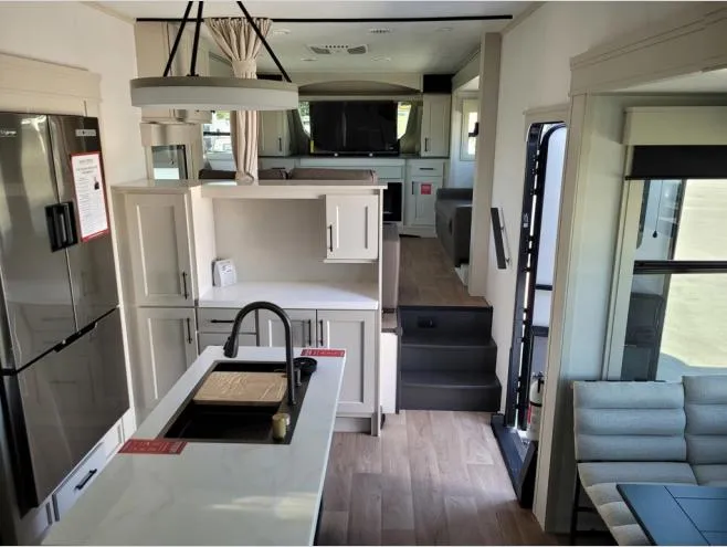 2026 Grand Design Solitude 380FL - Photo 4