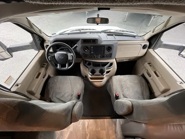 2022 Thor Motor Coach Quantum KW29 - Photo 3