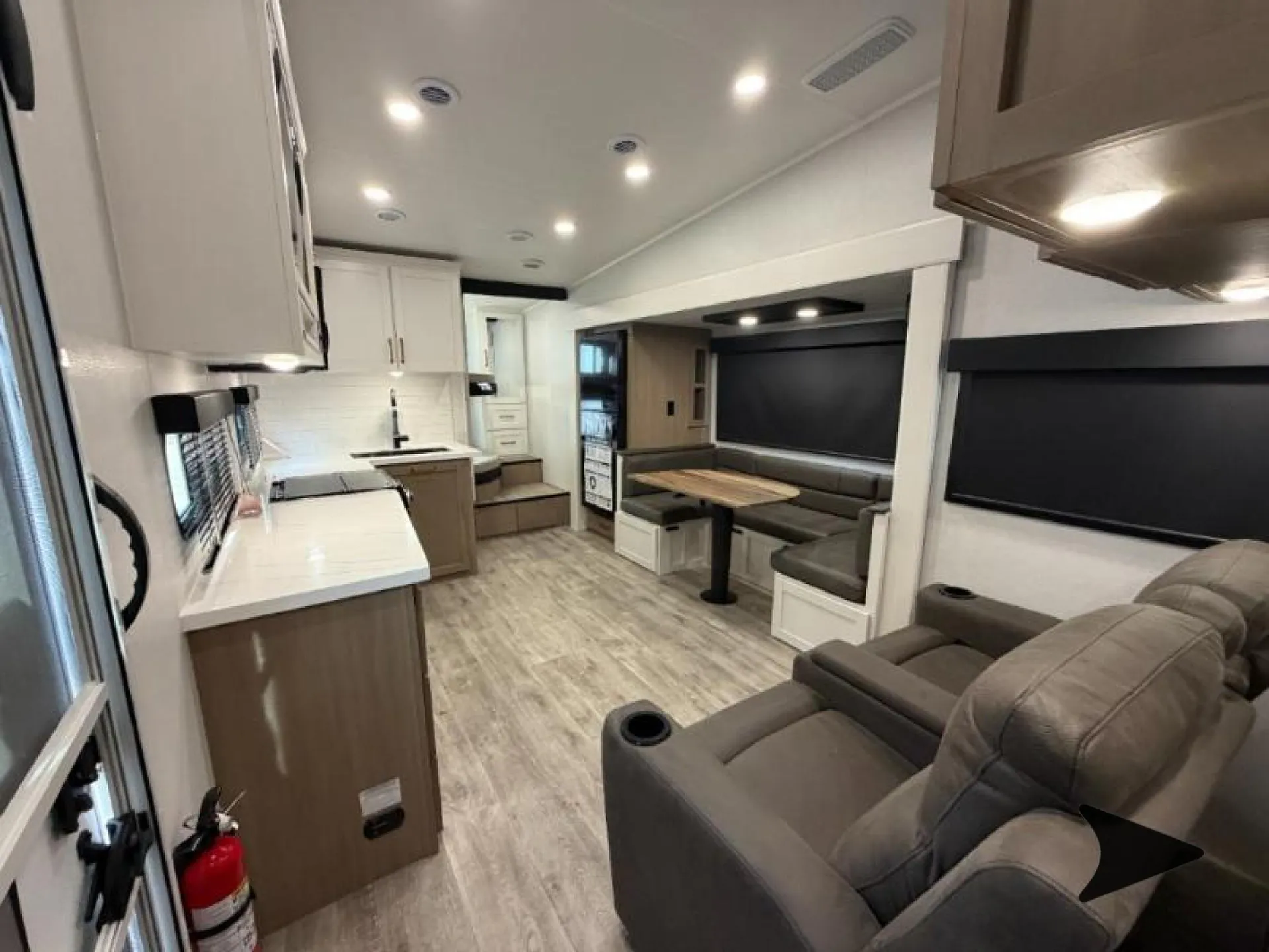 2027 Jayco Eagle 29DDB - Photo 3