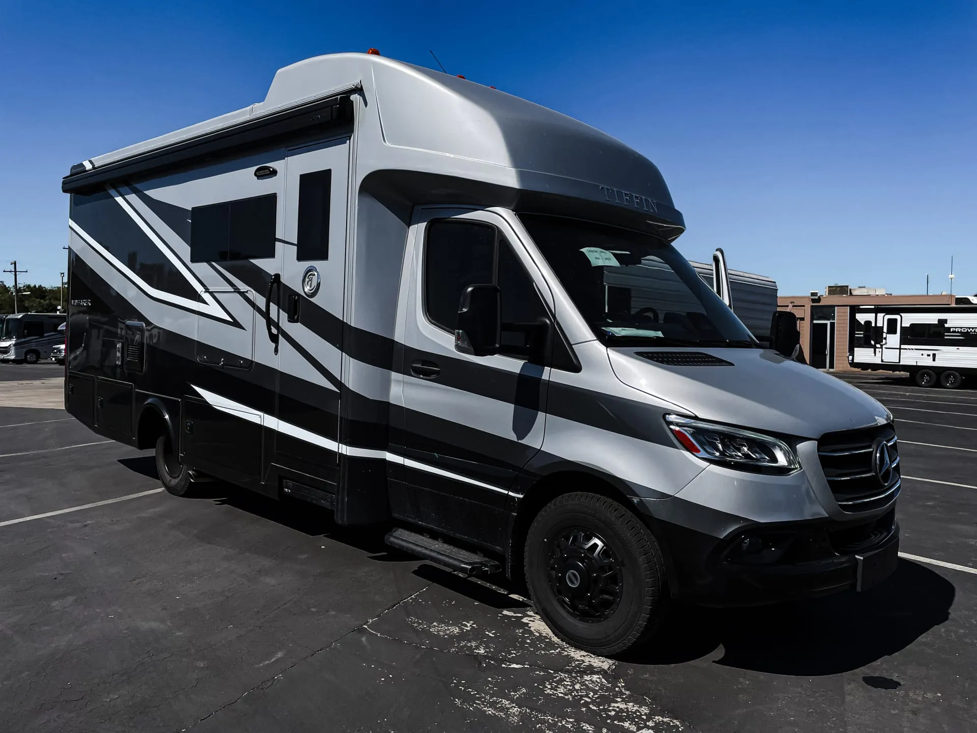 2027 Tiffin Wayfarer 25 RW dealer photo 1 from La Mesa RV Center