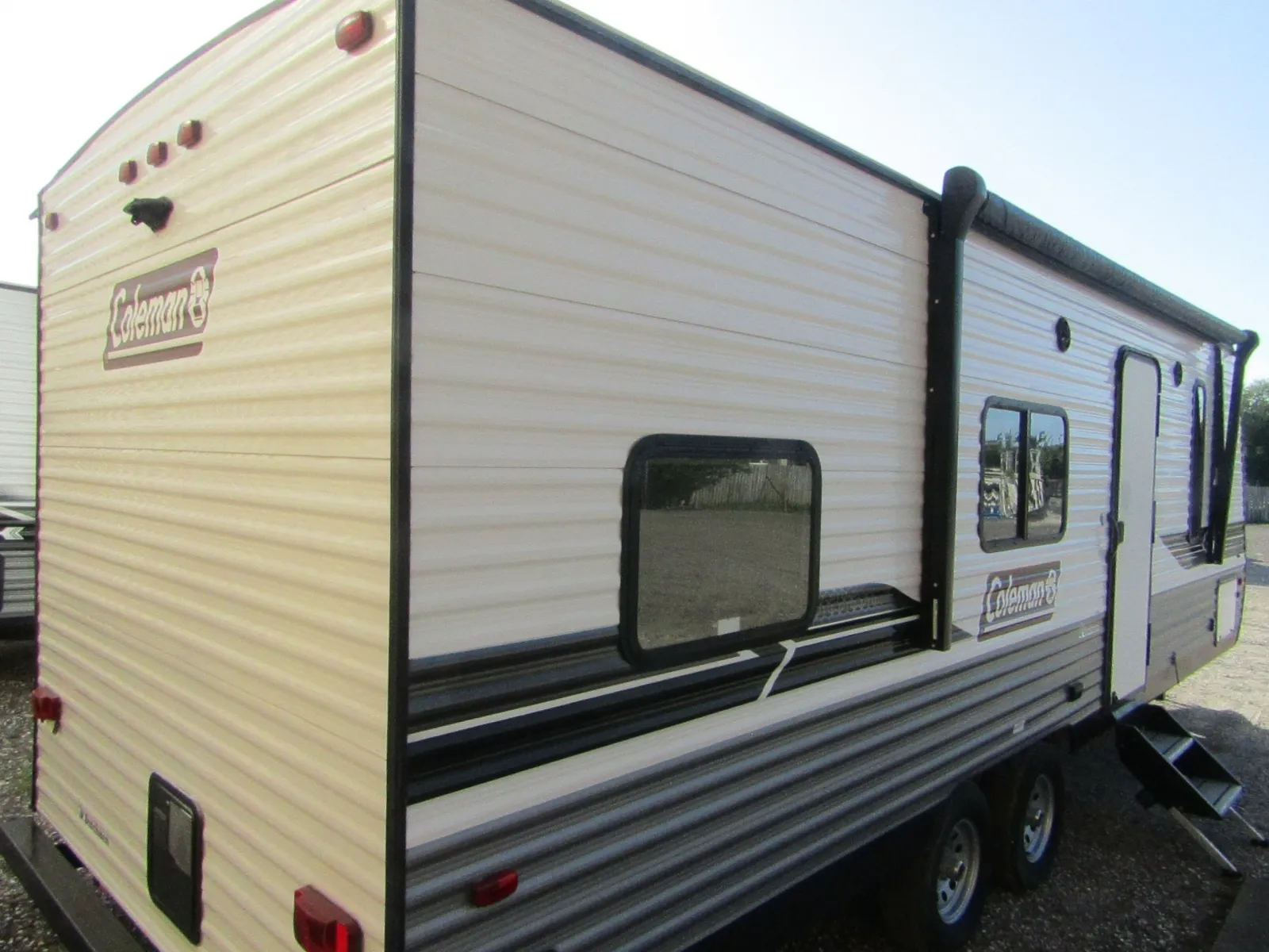 2022 Dutchmen Coleman Lantern LT 274BH - Photo 3