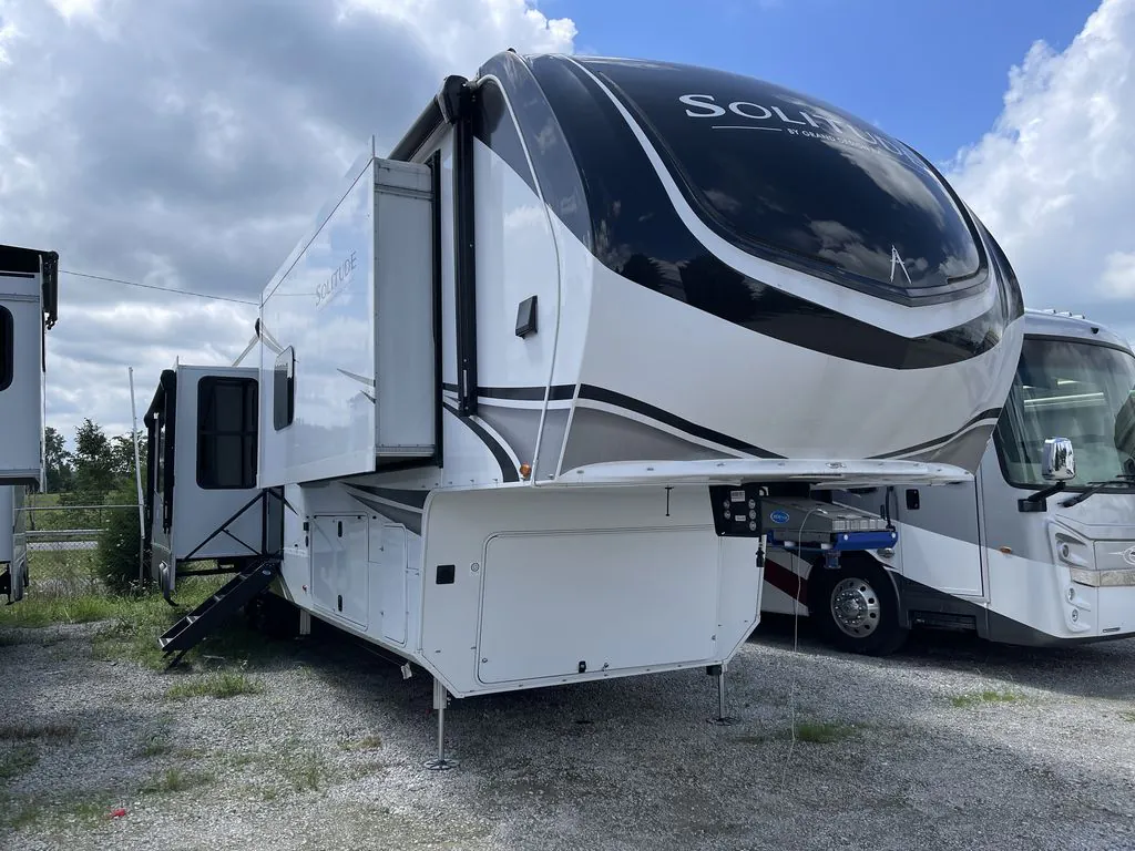 2025 Grand Design Solitude 417KB - Photo 2