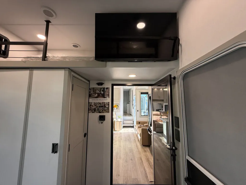 2026 Brinkley Model G 3520, Photos photo 39