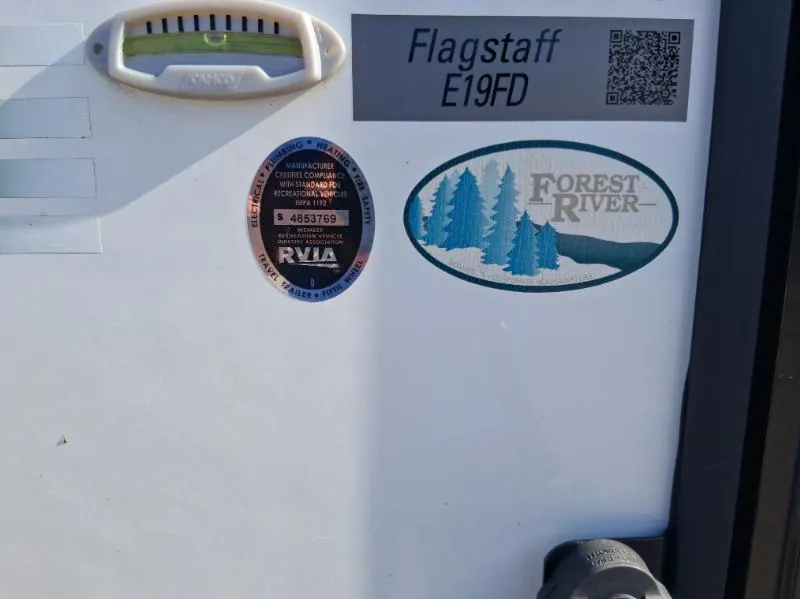 2018 Forest River Flagstaff E-Pro 19FD - Photo 4