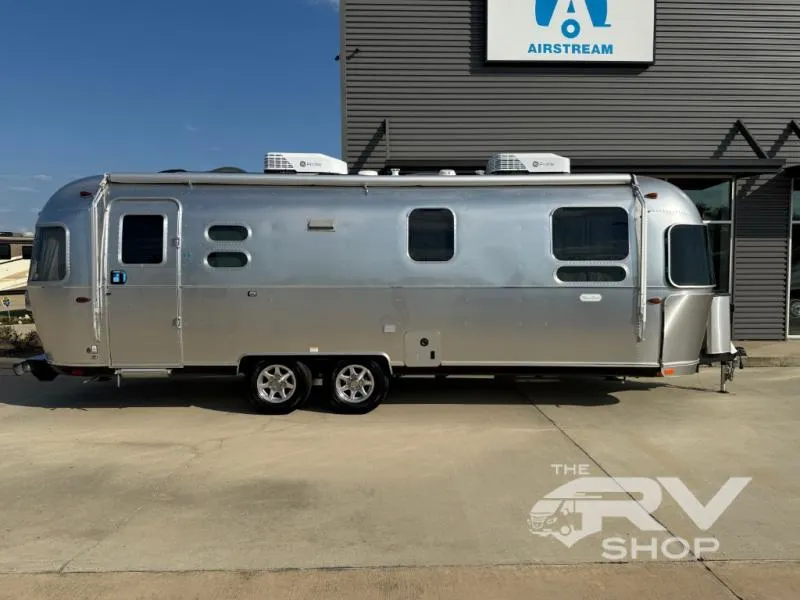 2026 Airstream Flying Cloud 27FB - Photo 3