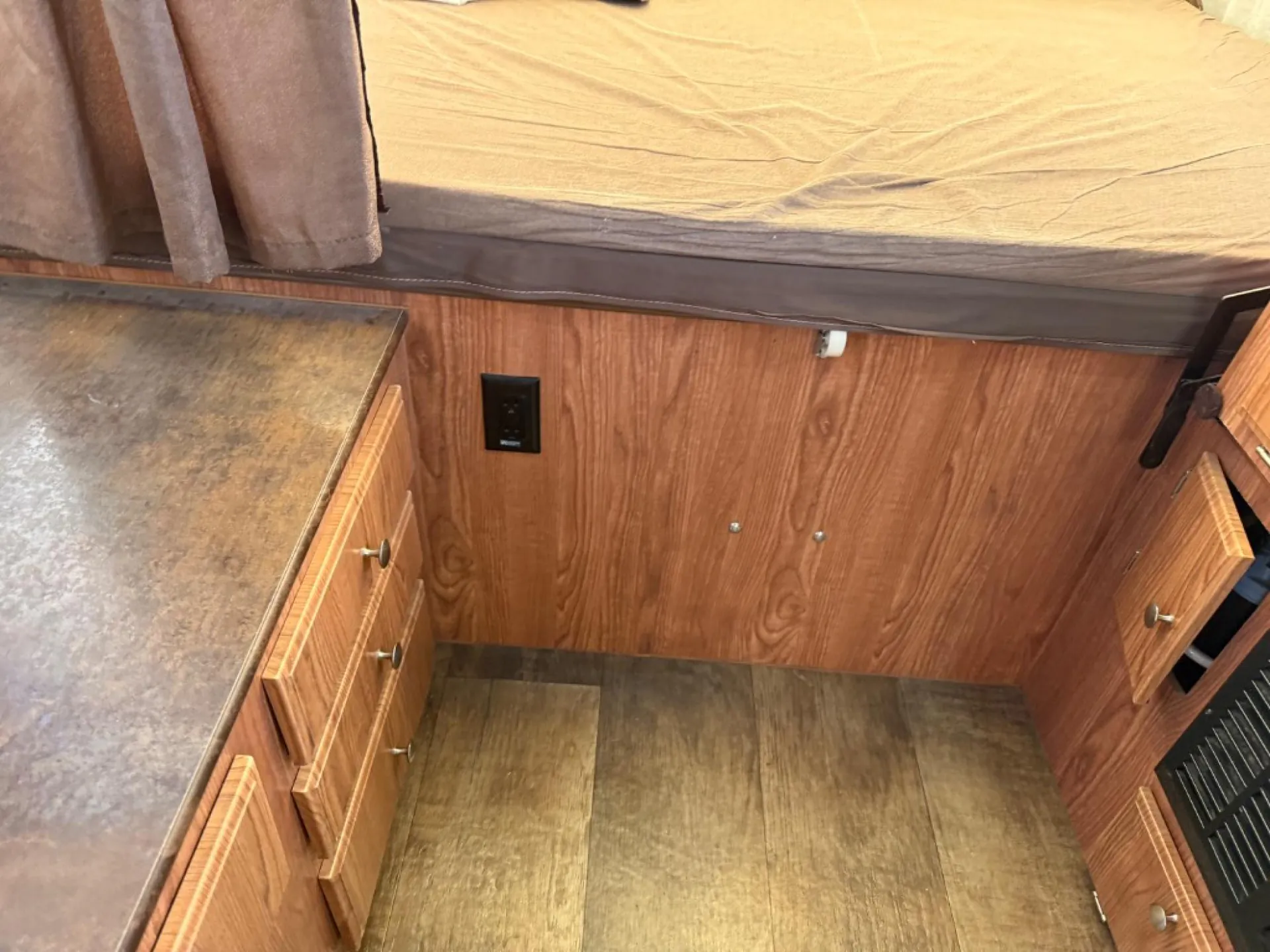 2015 Forest River Rockwood Freedom 282TXR — Photo 7