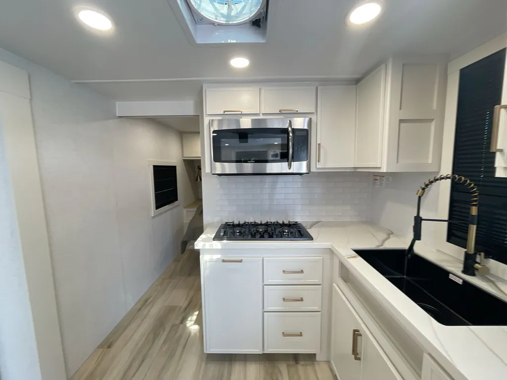 2026 Brinkley Model I 265, Photos photo 25