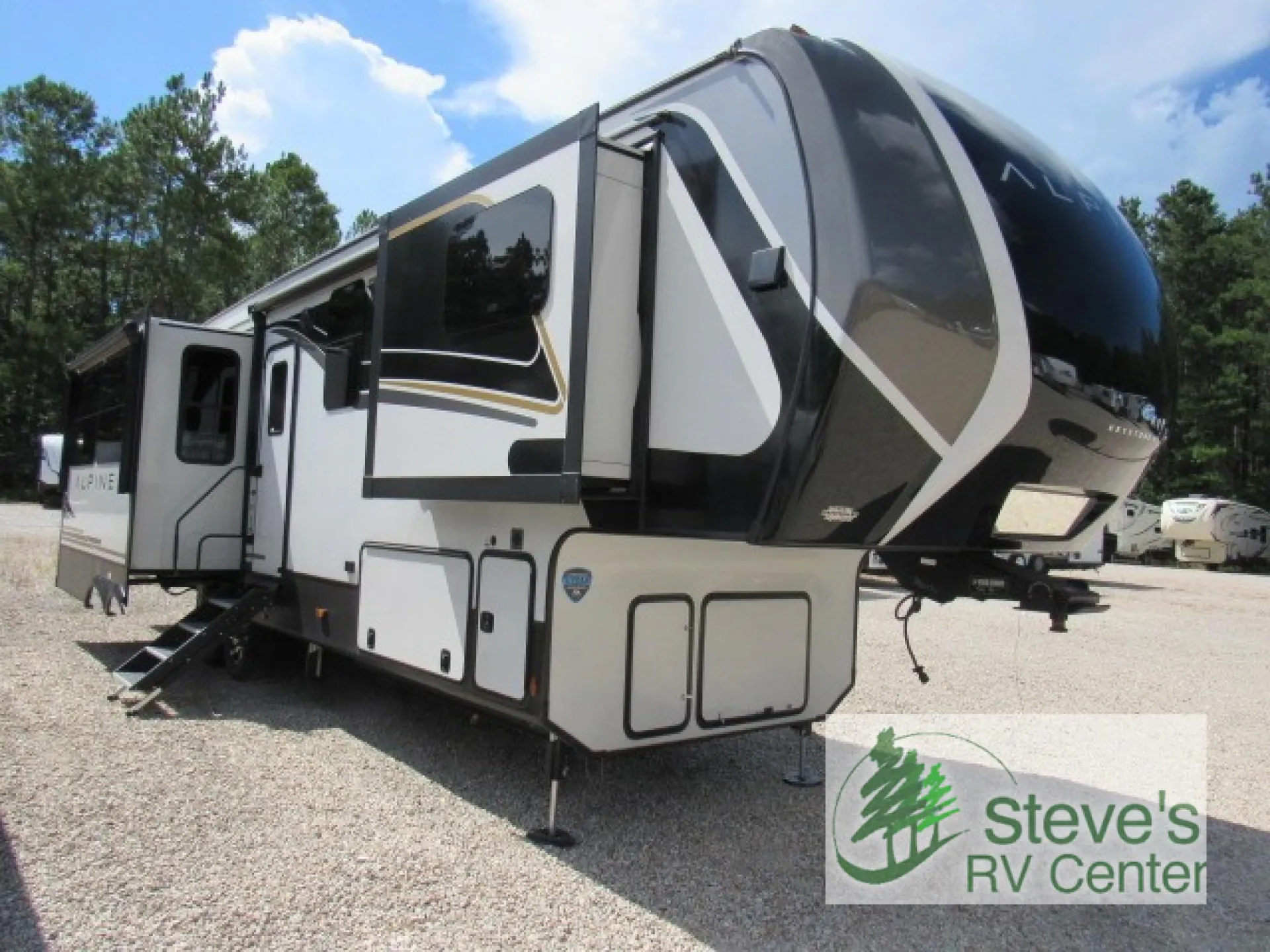 2024 Keystone Alpine 3303CK dealer photo 1 from Steve's RV