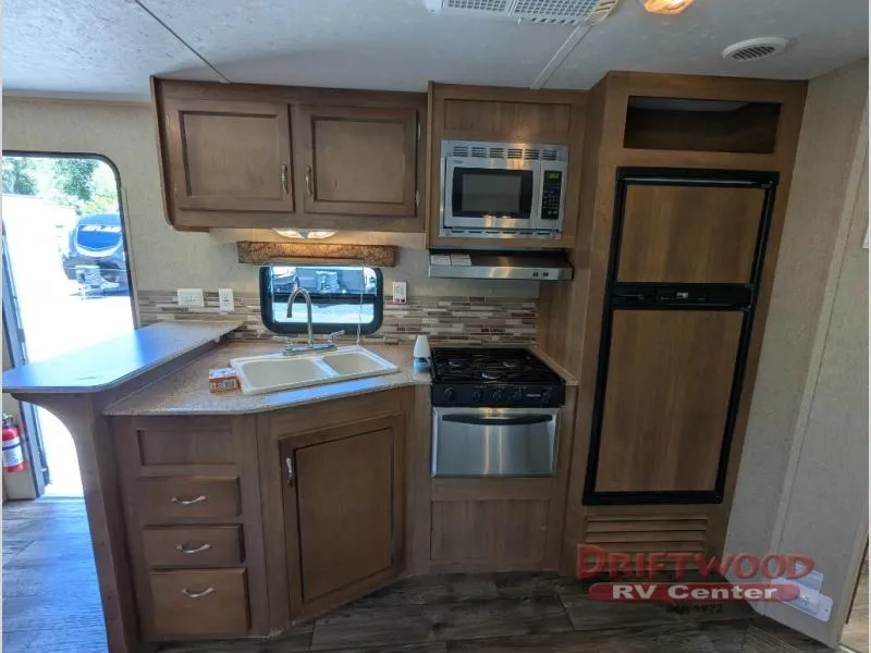 2015 Coachmen Catalina 343QBDS - Photo 3