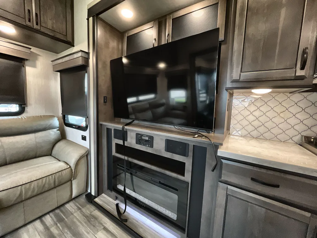 2022 Forest River Cedar Creek Champagne Edition 38EL, Photos photo 7