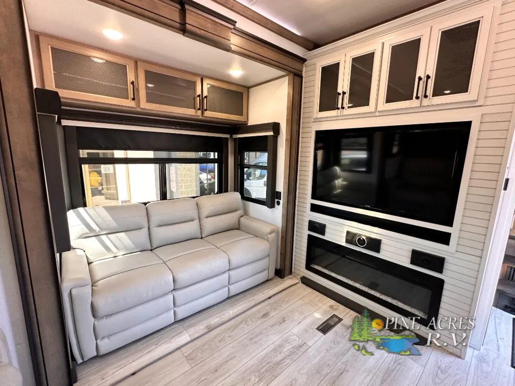 2024 Keystone Montana 3901RK, Photos photo 24