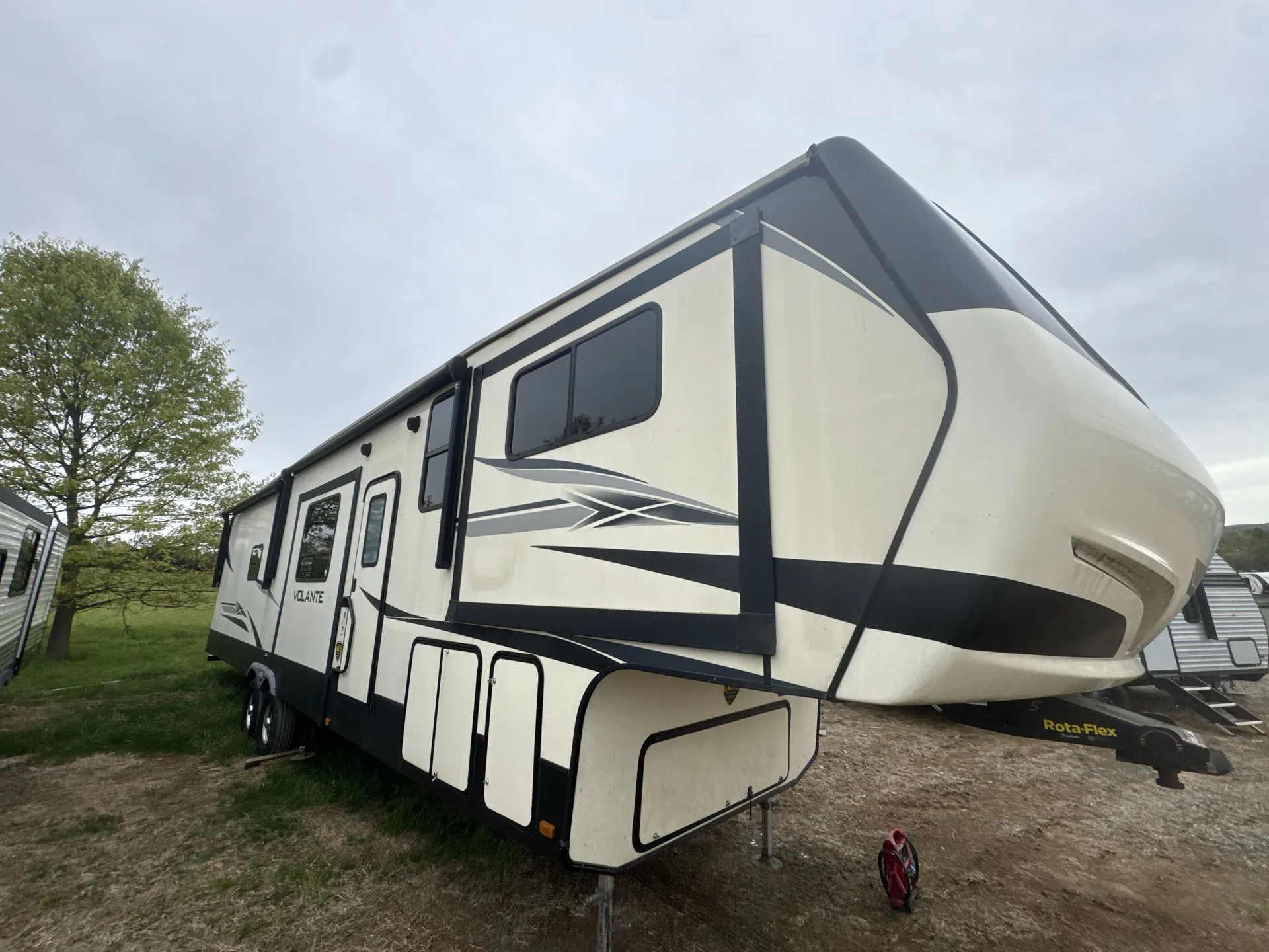 2020 crossroads Volante 3851FL - Photo 2