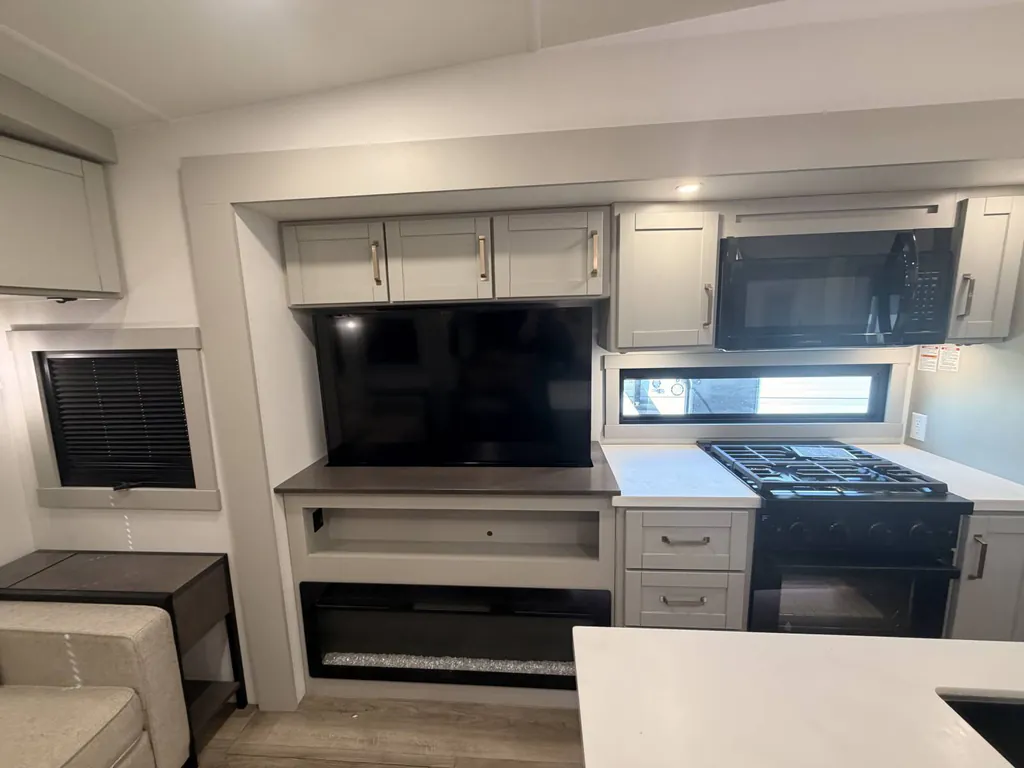 2024 Brinkley Model Z 3610, Photos photo 9