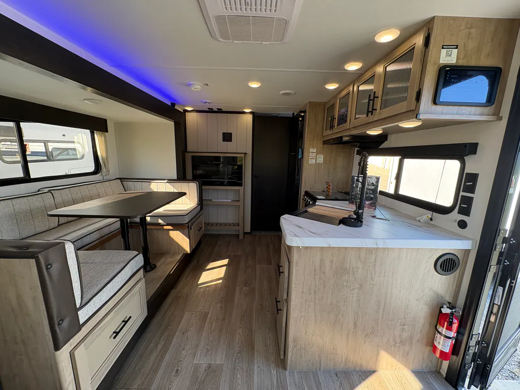 2027 Forest River Cherokee Grey Wolf 23MK, Photos photo 9