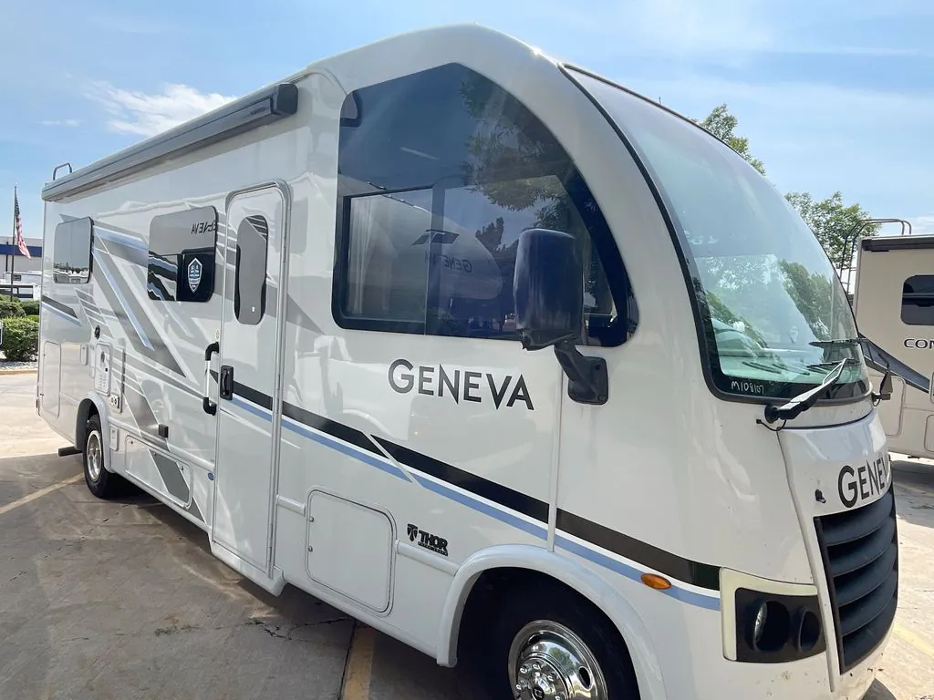 2025 Thor Motor Coach Geneva 24VS - Photo 2