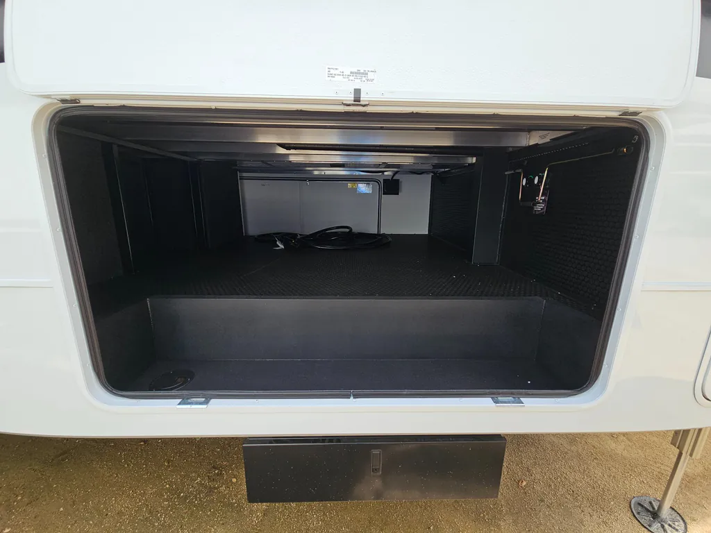 2026 Brinkley Model Z 3600, Photos photo 62