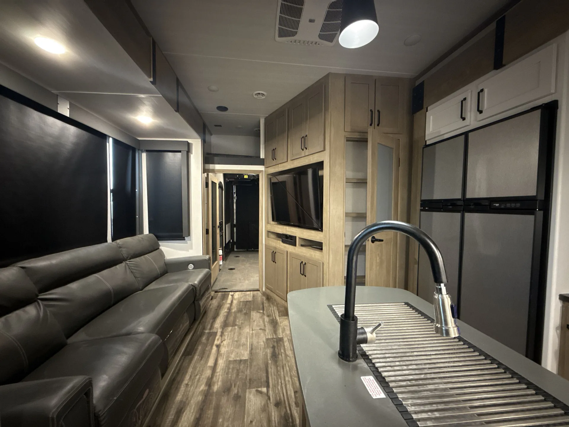 2022 Keystone Carbon 358 — living area main