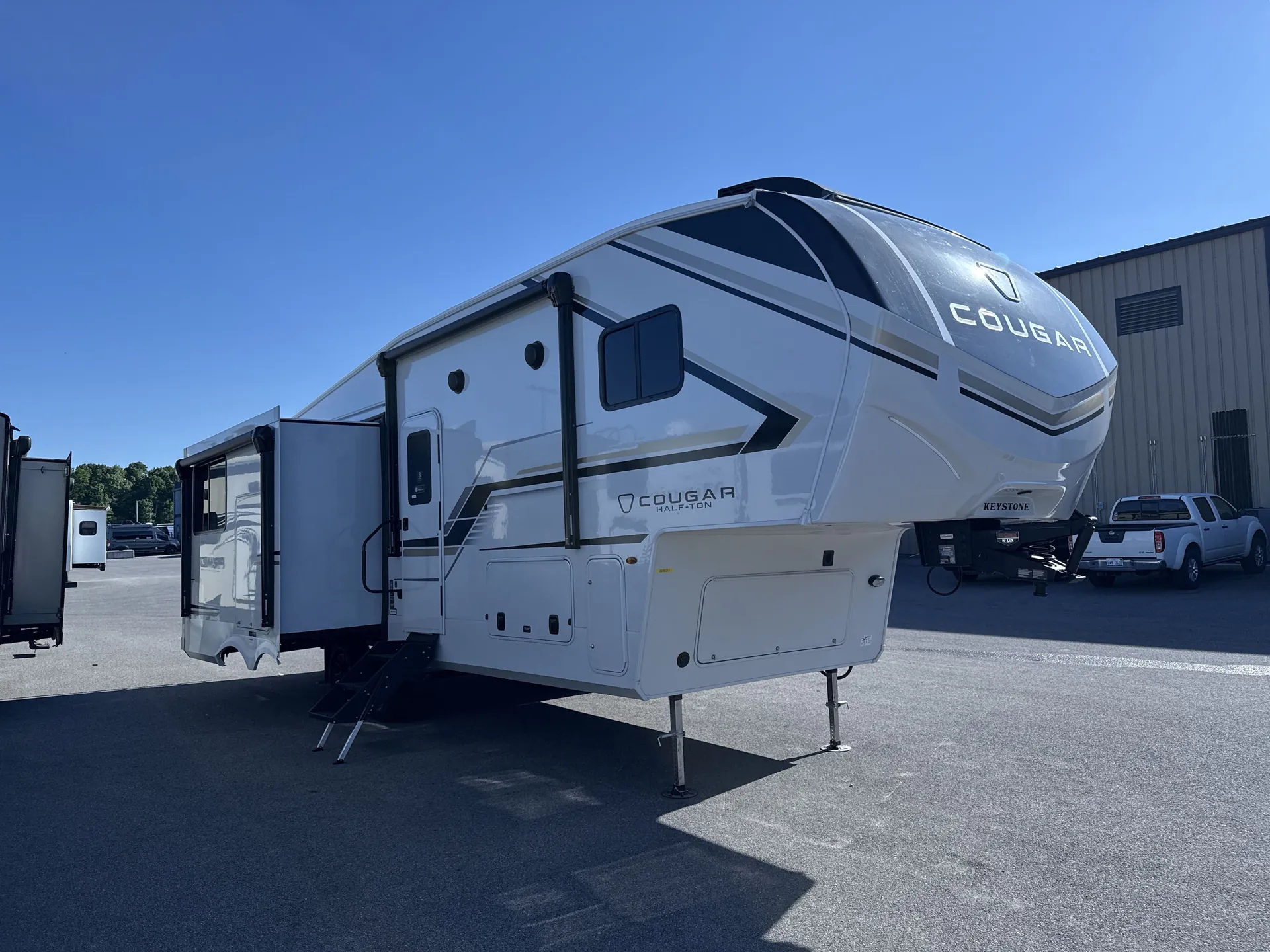 2027 Keystone Cougar Half-Ton 26RKE - Photo 2