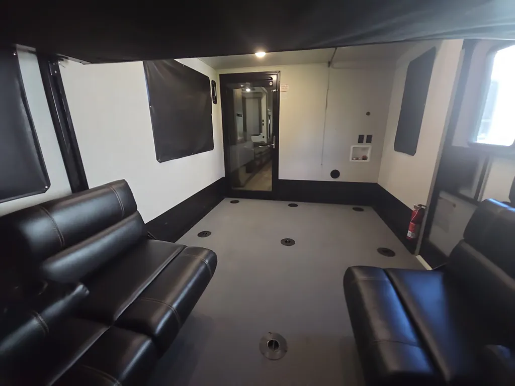 2020 Keystone Raptor 423, Photos photo 33
