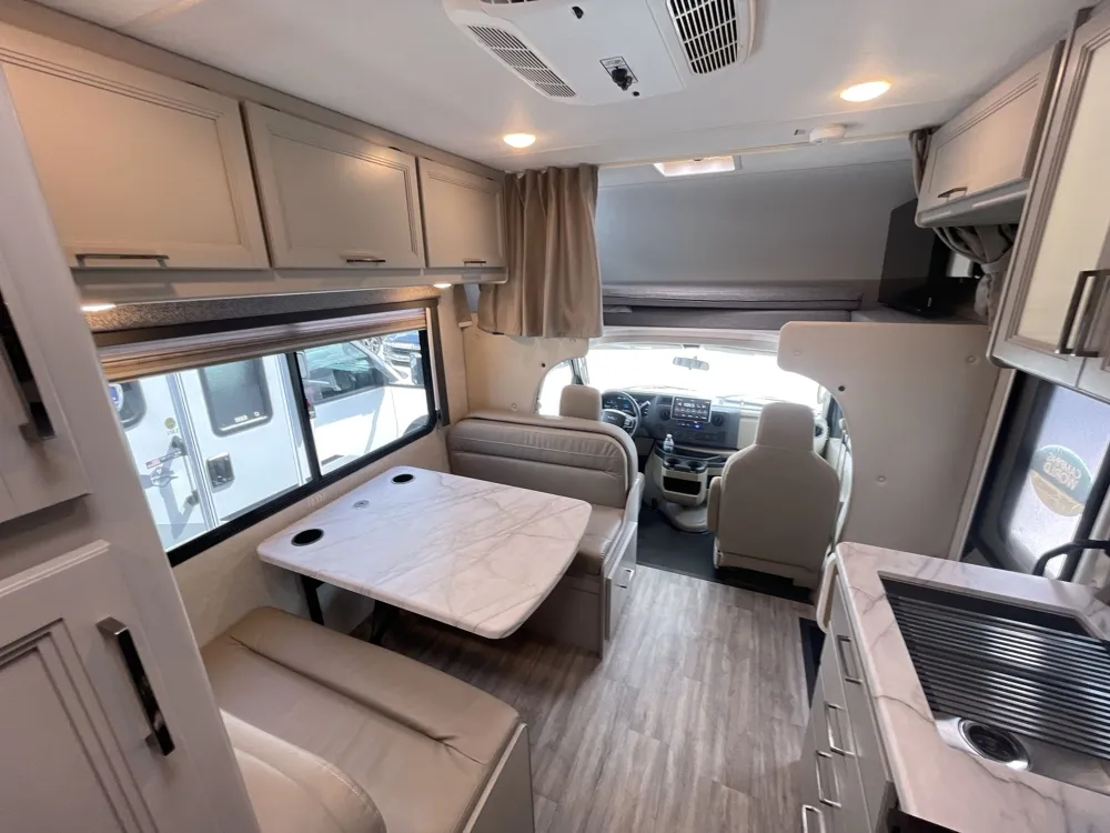 2025 Thor Motor Coach Coleman 22CMF - Photo 4
