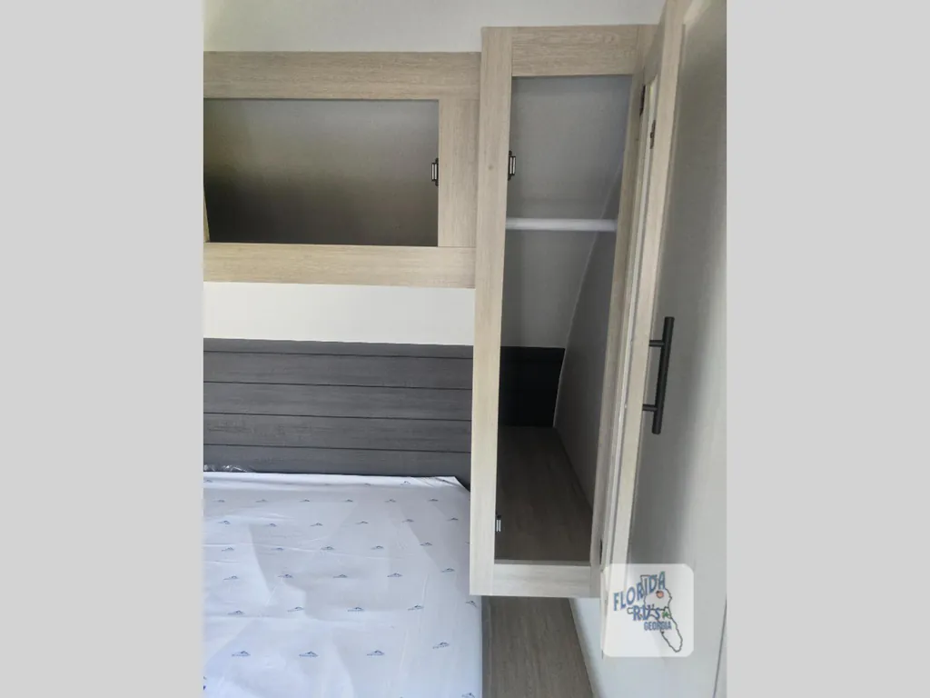 2027 East to West Della Terra 272RL, Photos photo 47