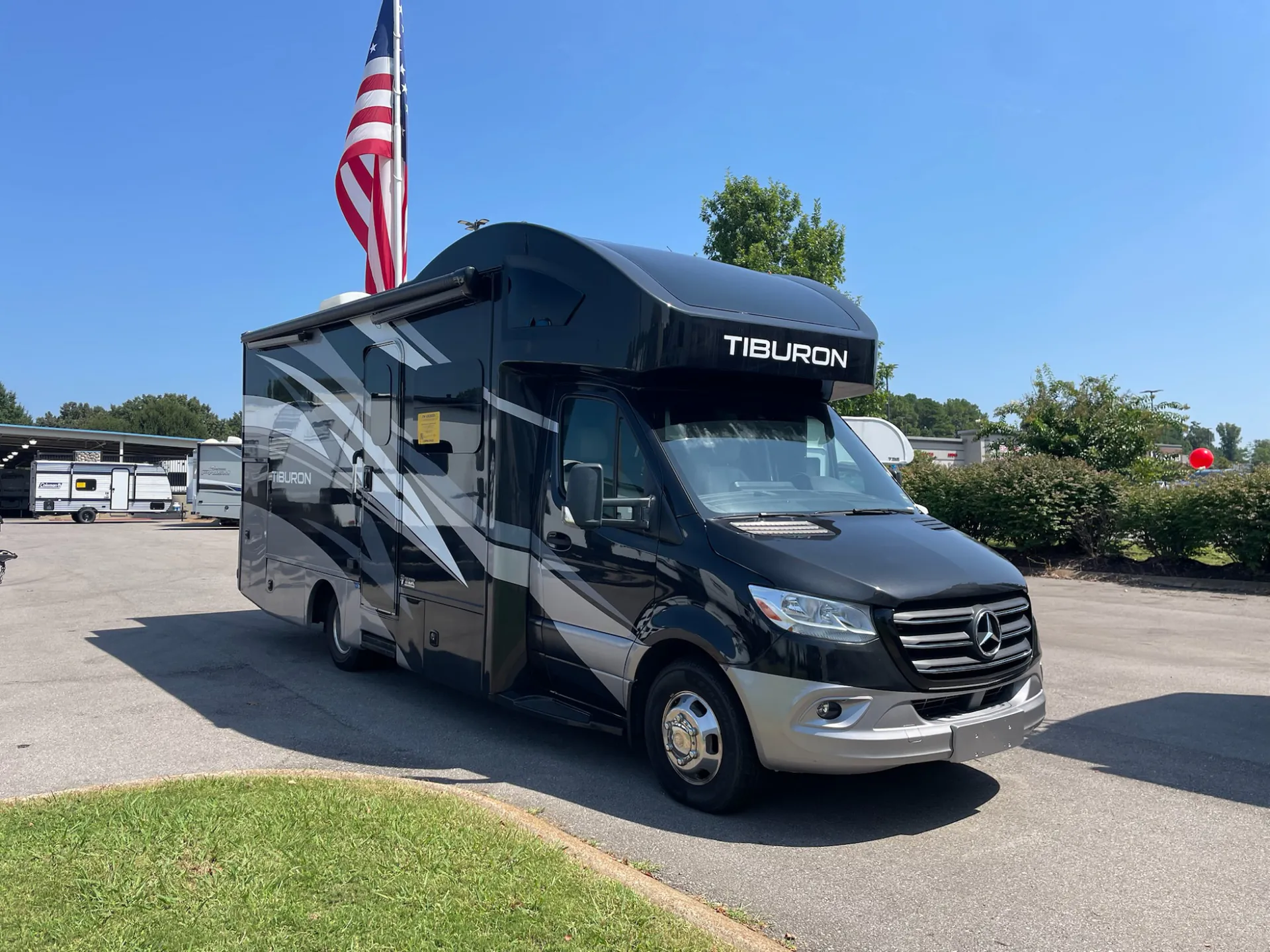 2022 Thor Motor Coach Tiburon 24RW - Photo 2