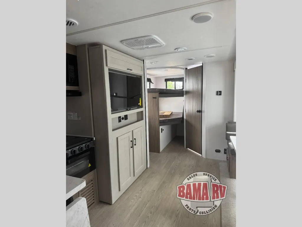 2026 Coachmen Freedom Express Ultra Lite 258BHS, Photos photo 8