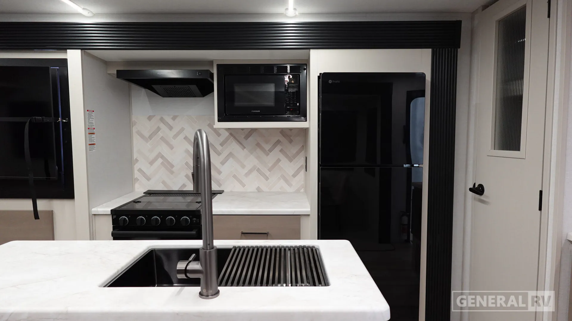 2027 Forest River Wildwood Heritage Glen 308RL — Photo 6