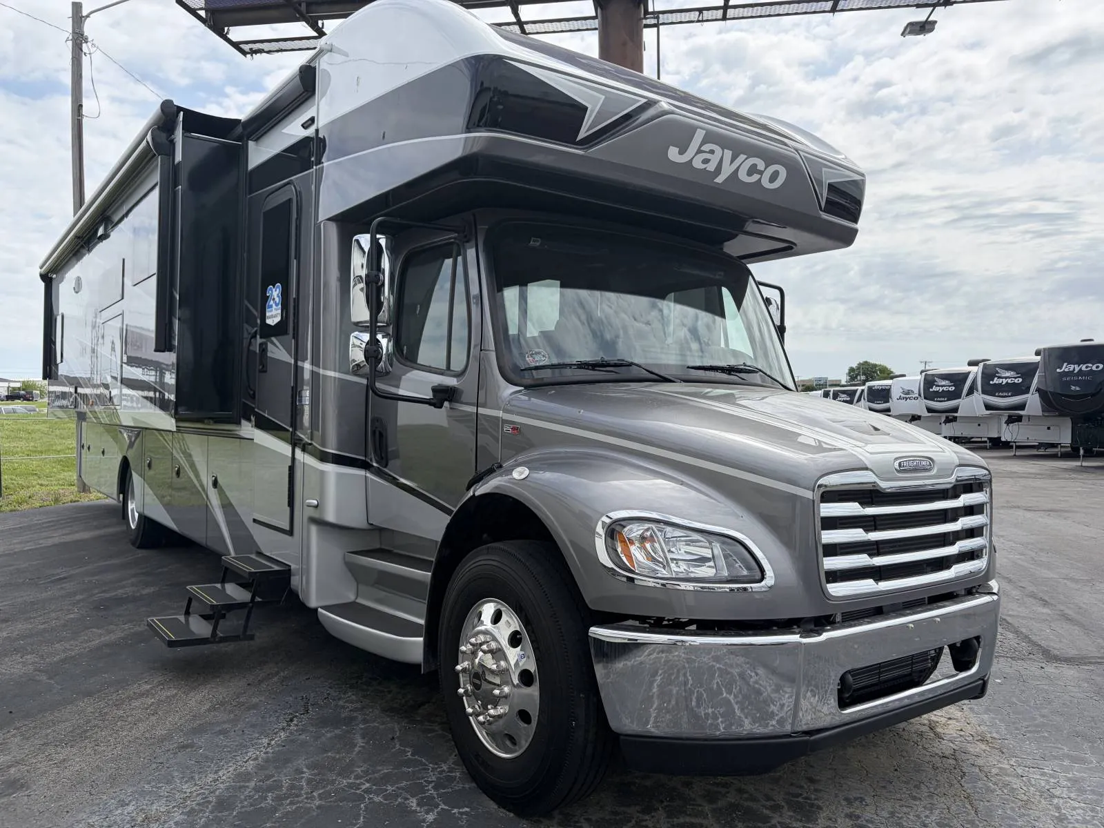 2026 Jayco Seneca 37M - Photo 2